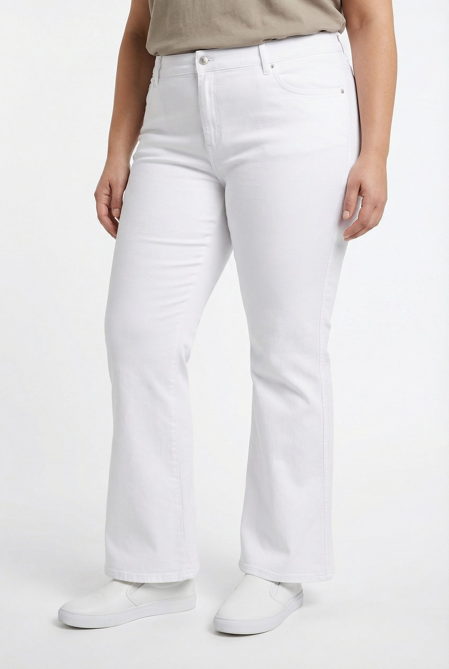 Tommy Hilfiger Curve Bootcut-Jeans CRV DNM WHITE FLARE RW in großen Größen, in ausgestellter Form