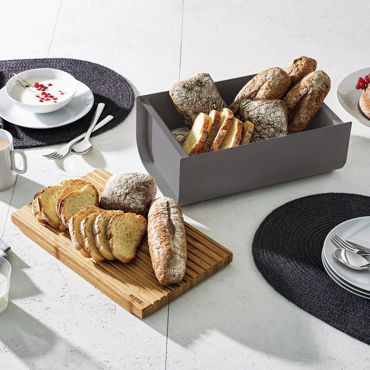 Alessi Brotkasten Mattina Dunkelgrau, Edelstahl, Bambusholz, (1-tlg)
