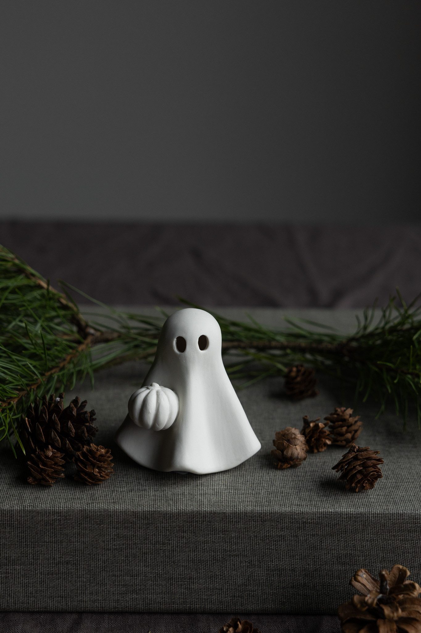 Storefactory Scandinavia Dekofigur Sam, Gespenst, Herbstdekoration, Halloween, Dekofigur aus Keramik