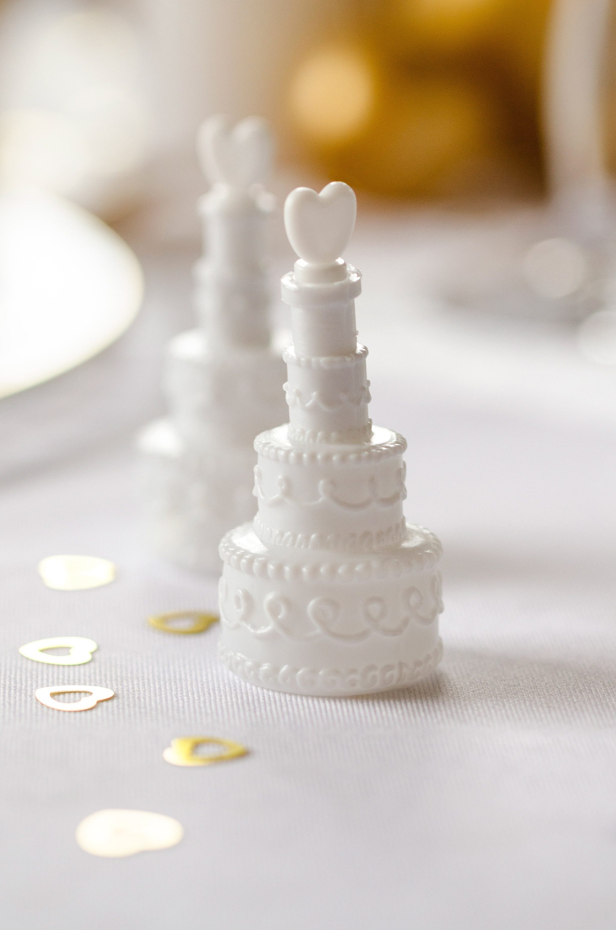 partydeco Dekoobjekt, Seifenblasen Set Hochzeitstorte 10cm Weiß 24 Stück mit Stäbchen