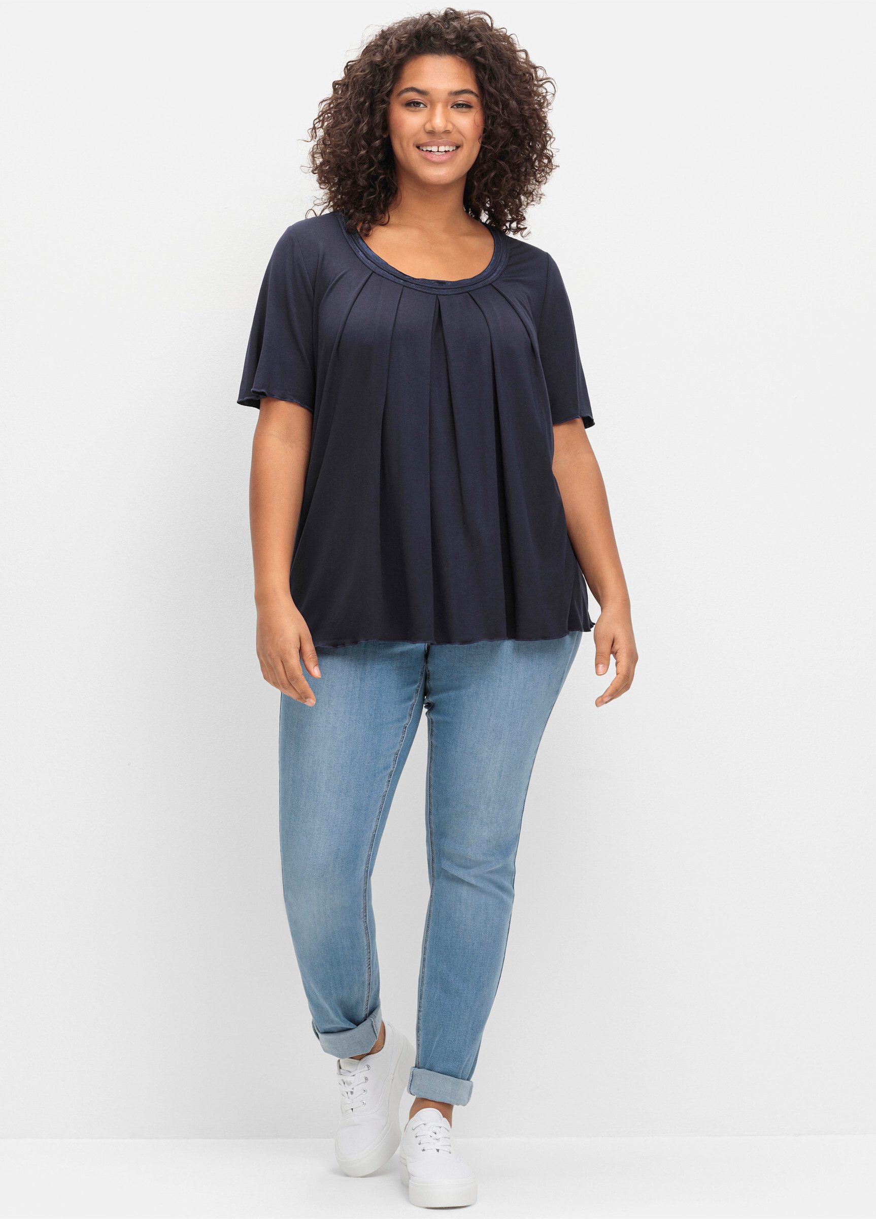 Sheego T-Shirt Shirt . in A-Linie mit dekorativer Blende günstig online kaufen