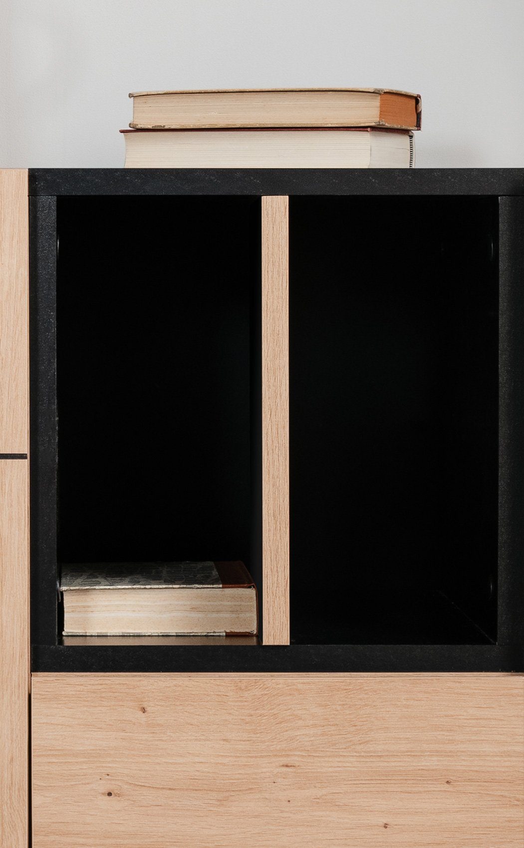 expendio Wohnwand Nante 10, (Spar-Set, flexiblem mit grifflos Artisan 3-St), / schwarz Nb. Eiche Einlegeboden