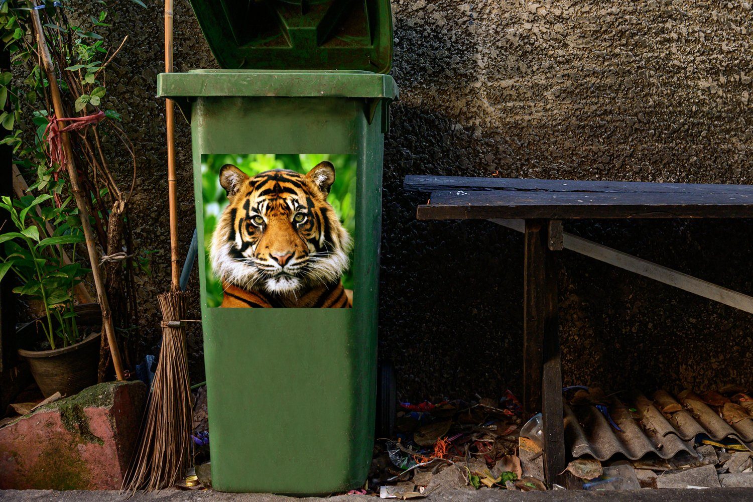 MuchoWow Wandsticker St), Mülltonne, Wald - Container, Sticker, Tiger Mülleimer-aufkleber, Abfalbehälter (1 - Kopf