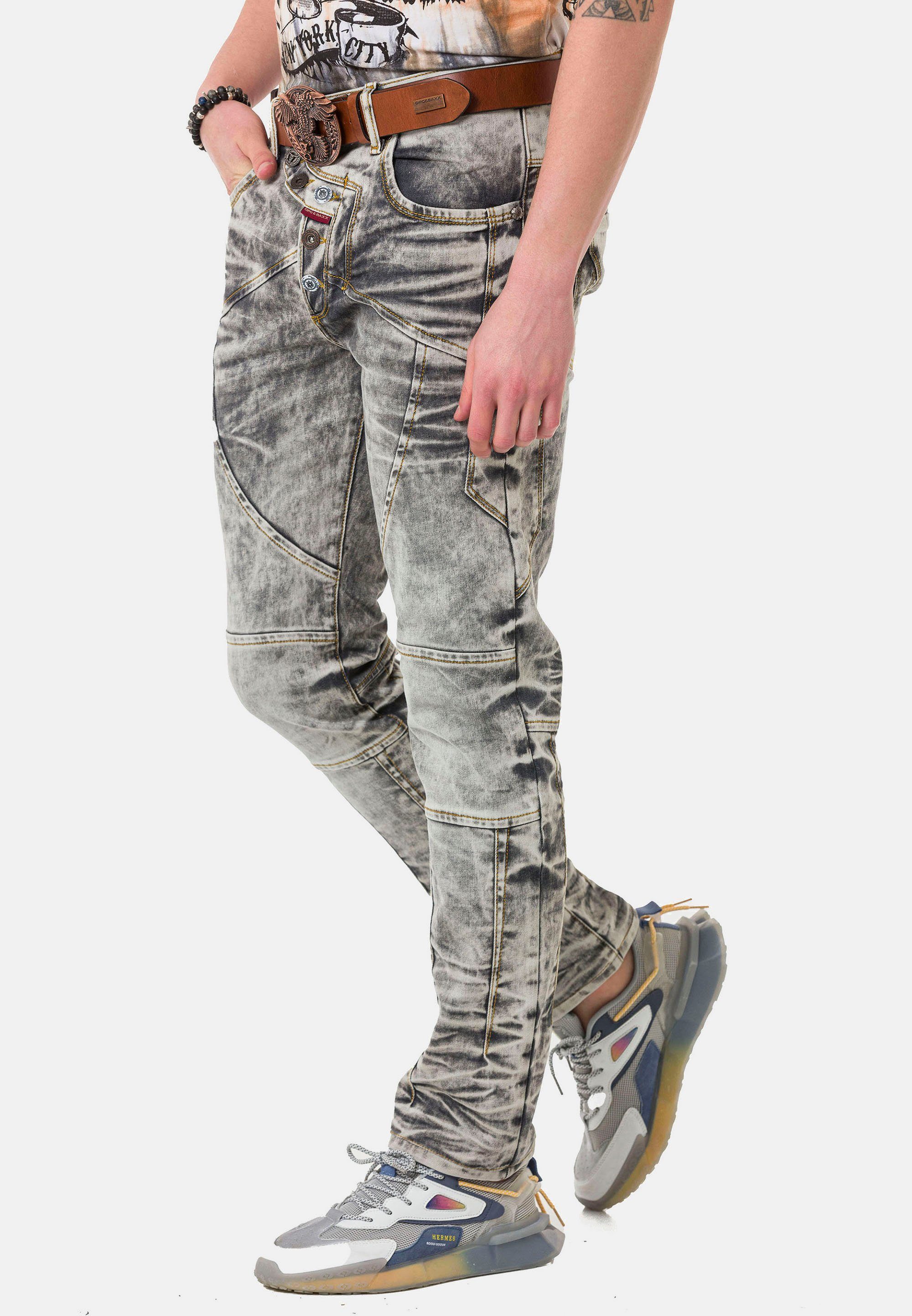 & breiten Straight-Jeans Cipo Baxx mit Ziernähten