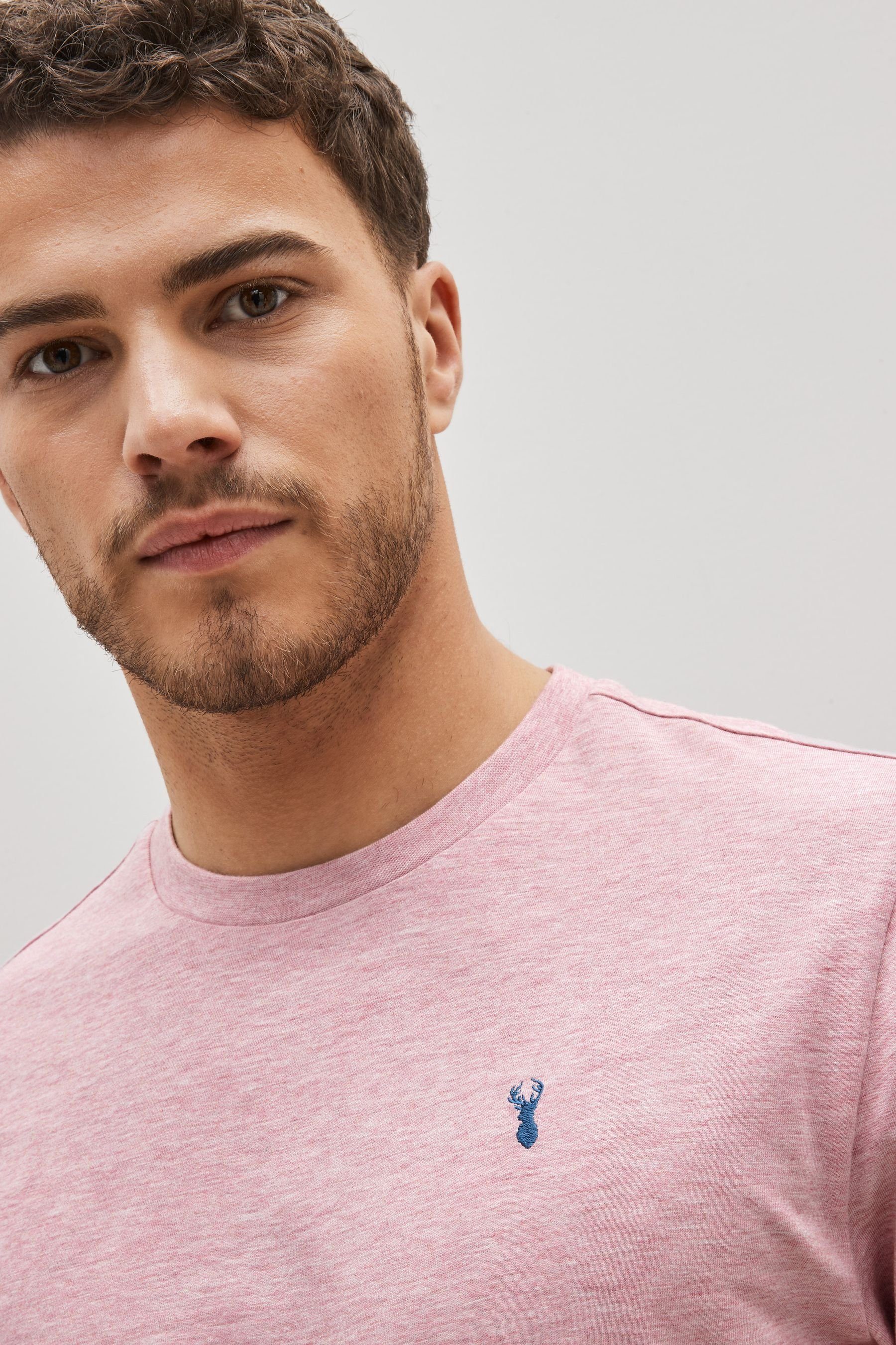 Next T-Shirt (1-tlg) Pink Regular-Fit T-Shirt Hirschmotiv mit im