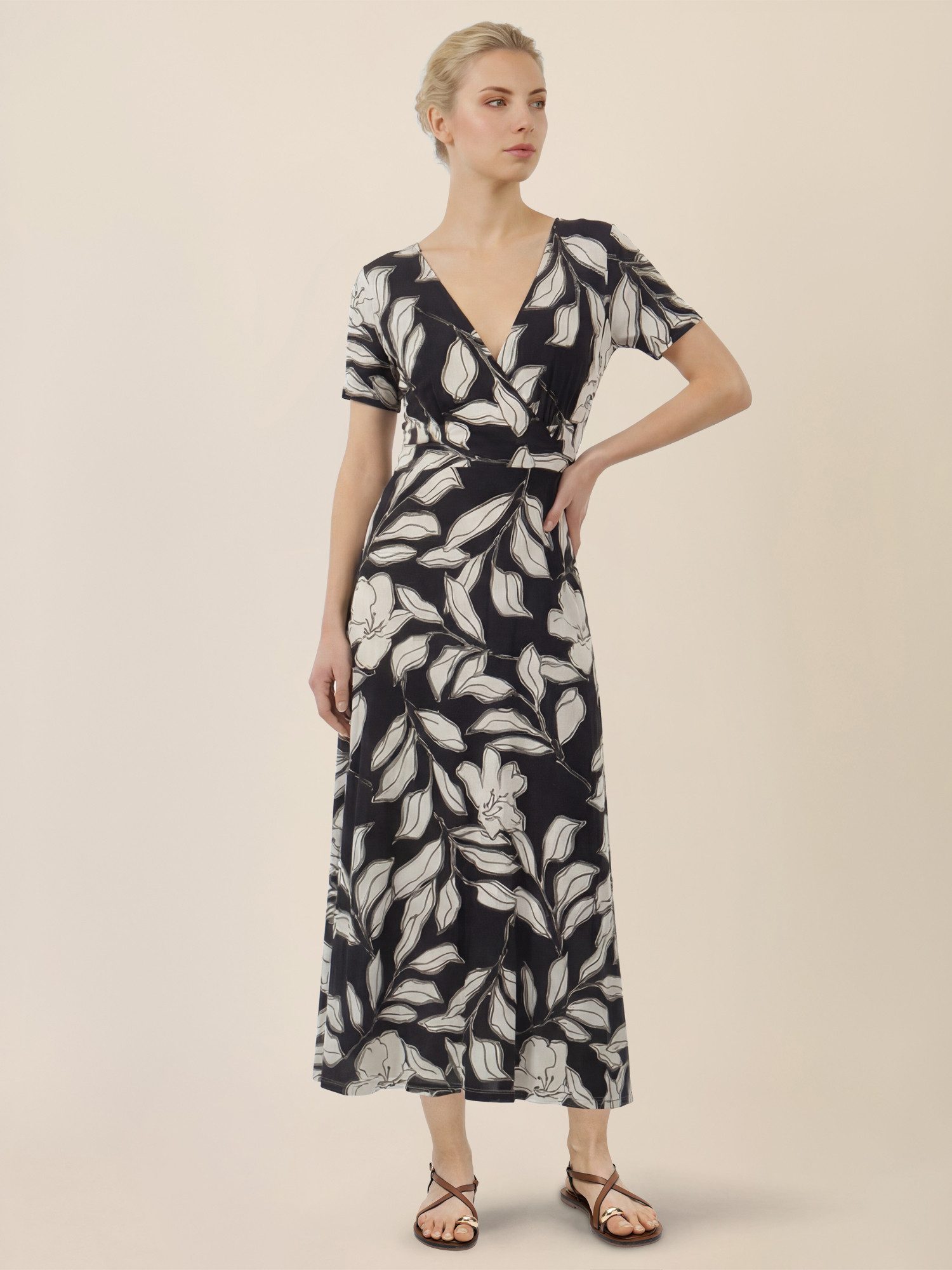 Apart Jerseykleid mit Wickeloptik