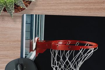 MuchoWow Gaming Mauspad Ein Basketball neben dem Korb auf schwarzem Hintergrund (1-St), Mousepad mit Rutschfester Unterseite, Gaming, 40x40 cm, XXL, Großes