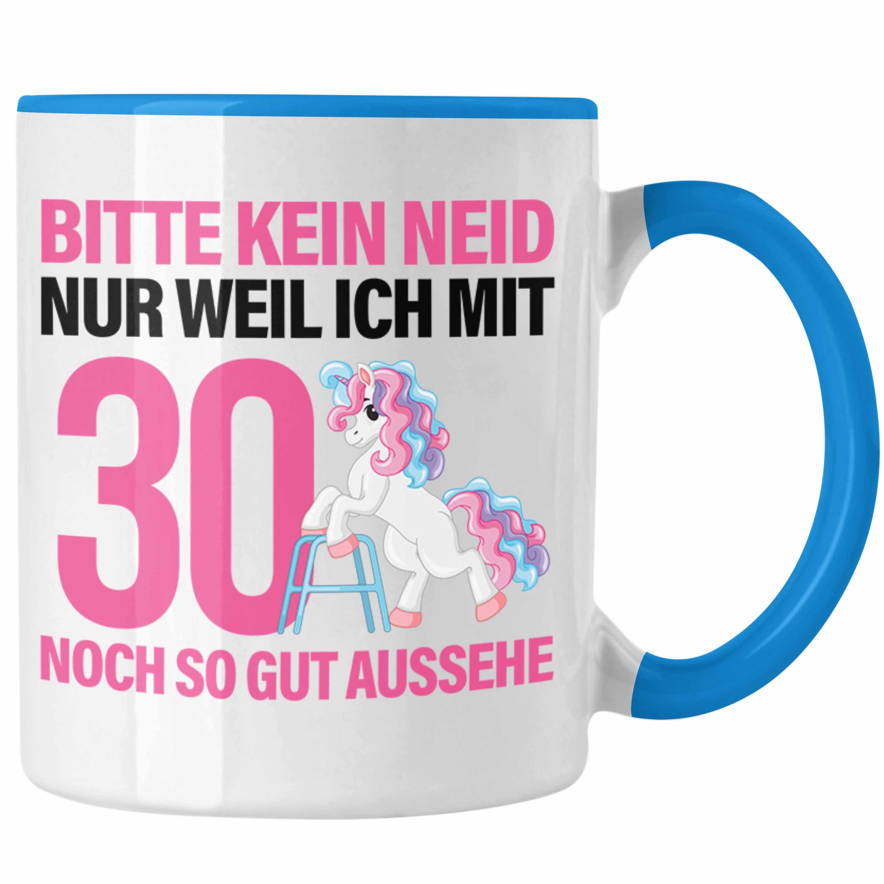 Trendation Tasse Trendation - 18. Geburtstag Tasse Geschenk Mädchen Geschenkidee Lustig Spruch 18 Geschenke Geschenkideen zum 18 Bday 18er Tochter Blau