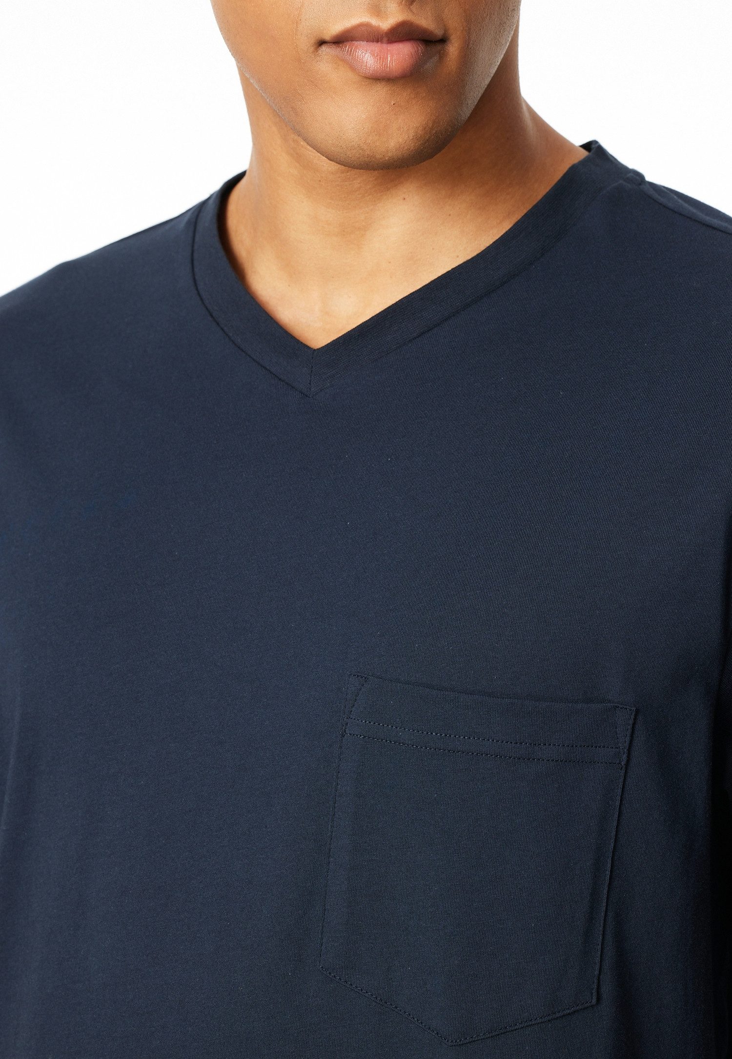 Schiesser Schlafanzug Comfort Essentials (2 tlg) mit V-Ausschnitt und aufgesetzter Brusttasche