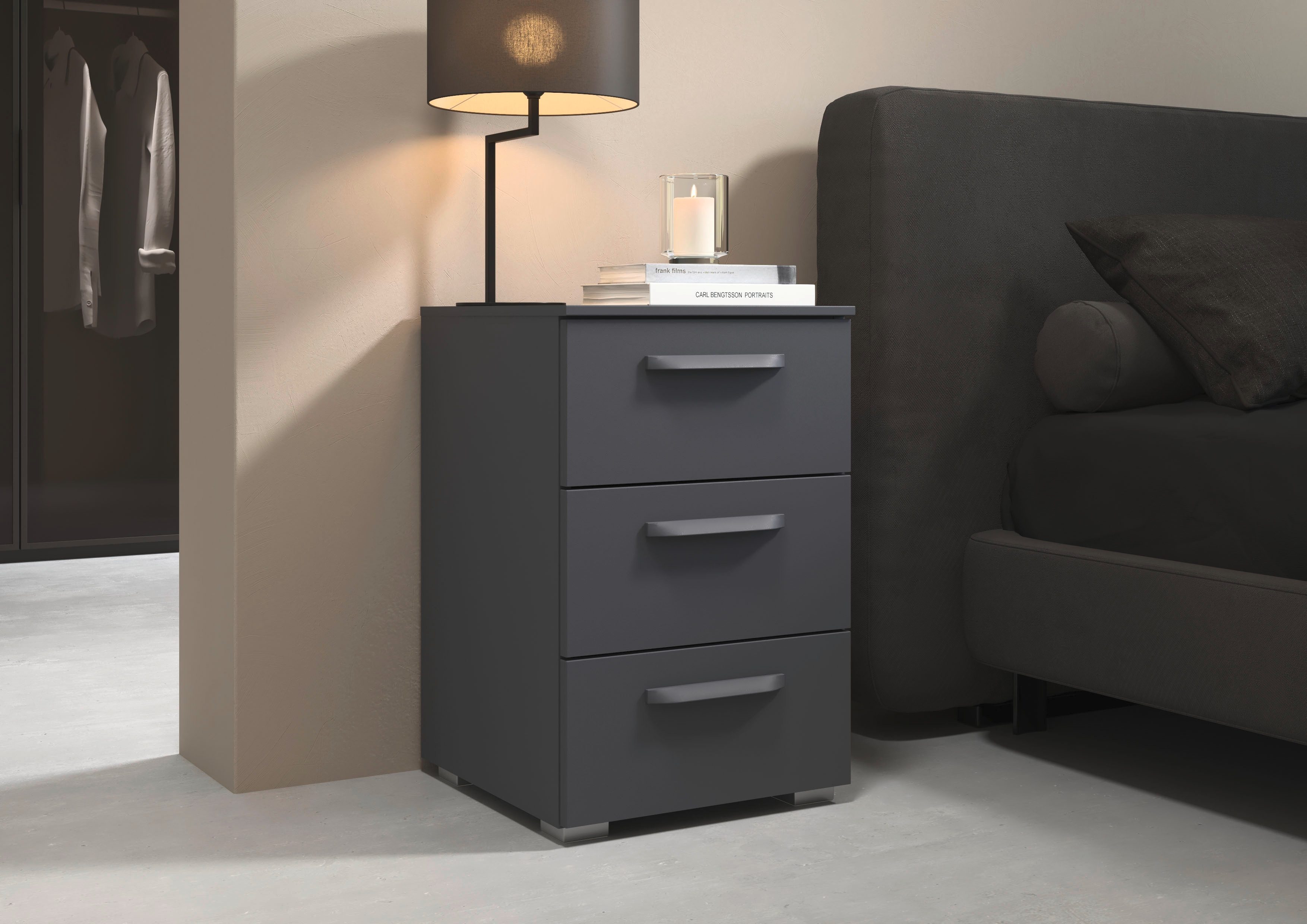 rauch Nachtkommode Nachttisch Nachtkonsole OTELI in Dekor- oder Hochglanzfront (Breite 40 cm inkl. Soft-Close-Funktion), mit 3 geräumigen Schubladen für viel Stauraum MADE IN GERMANY