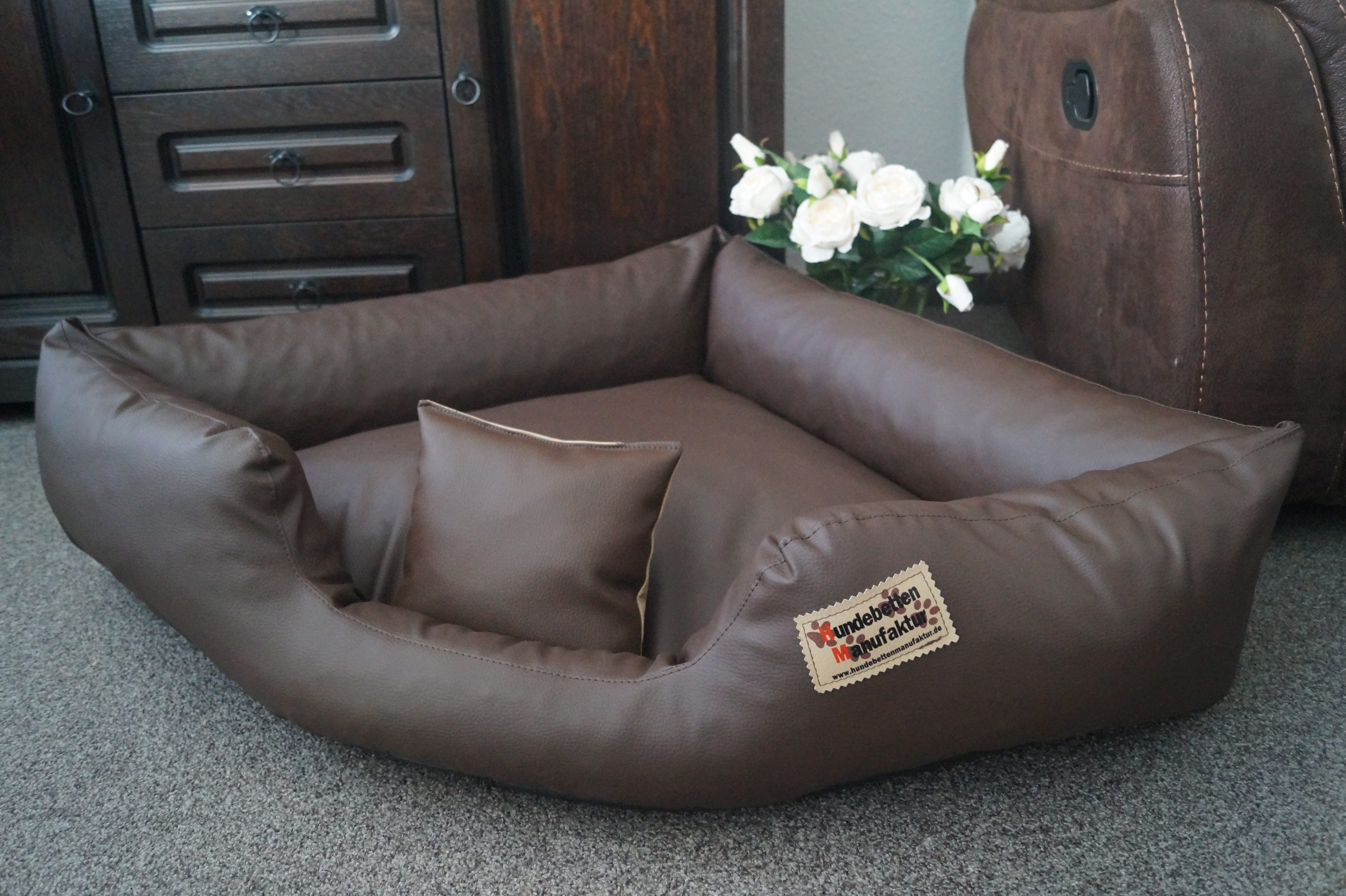 Hundebettenmanufaktur Hundekorb Hundebett Eckbett Kunstleder Canto günstig online kaufen