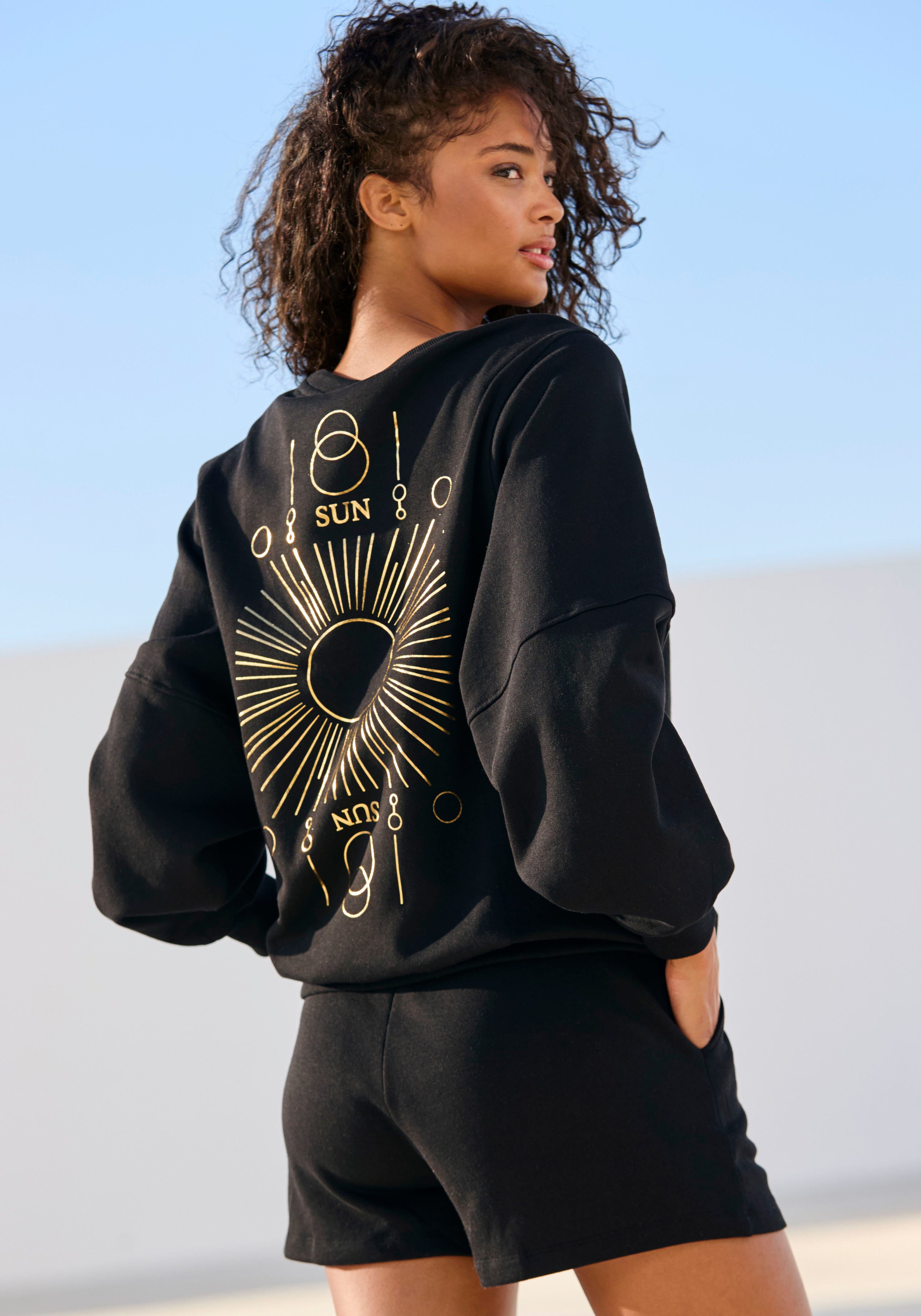 Buffalo Sweatshirt Loungeshirt mit großem Rückenprint- mit Glanz-Effekt, Lo günstig online kaufen