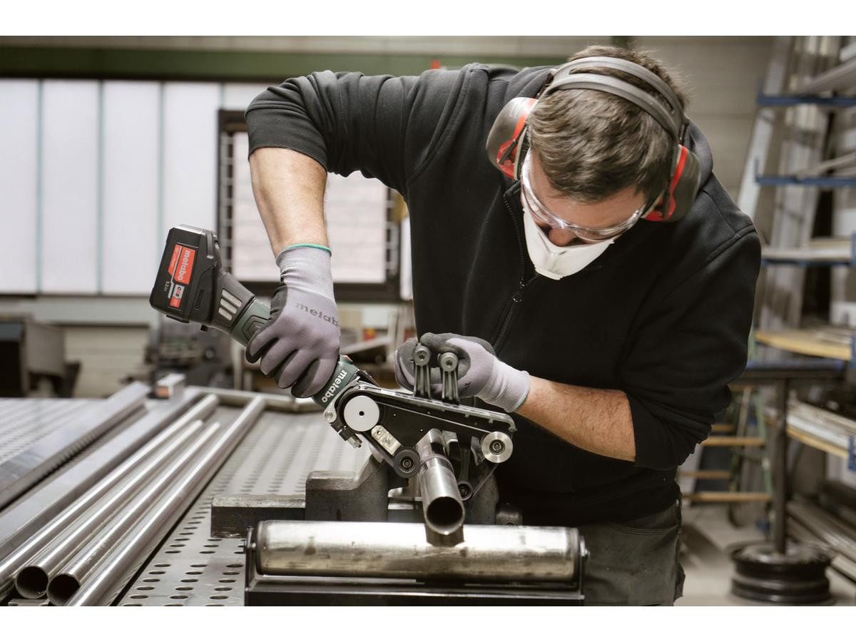metabo Bandschleifer RB 18 LTX 60, 9.2 m/min, (Set, 2 tlg), ohne Akku und Ladegerät, Überlastungsschutz, inkl. Staubschutzfilter