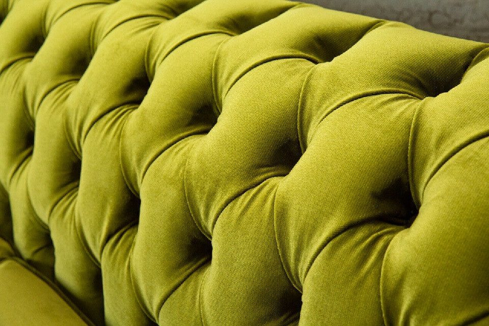 Xlmoebel Chesterfield-Sofa Dreisitzer Ledersofa mit Textilbezug Chesterfield Couch, 1 Teile, Hergestellt in Europa