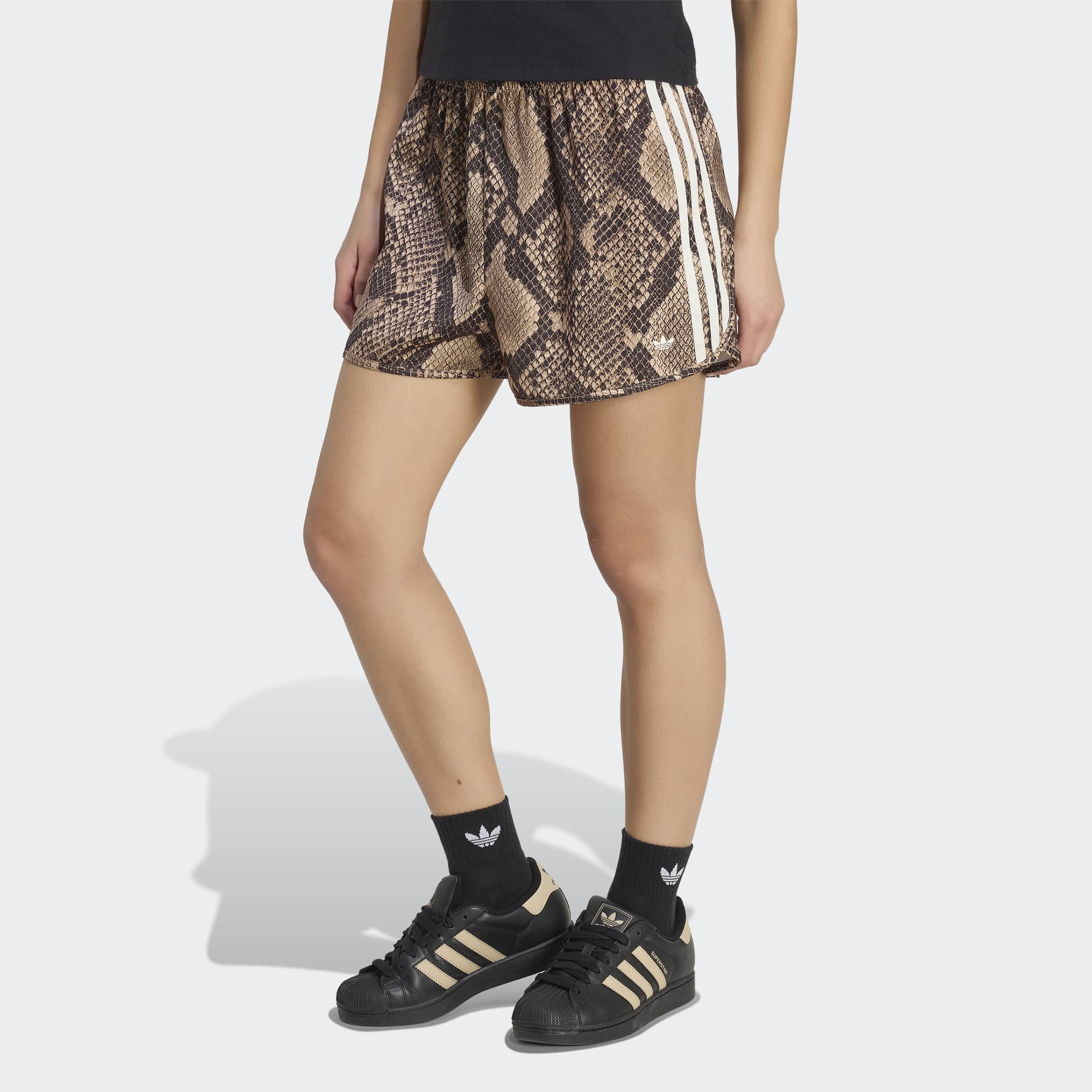 adidas Originals Shorts SATIN, SCHLANGENPRINT für Erwachsene, enger Schnitt, aus Polyester
