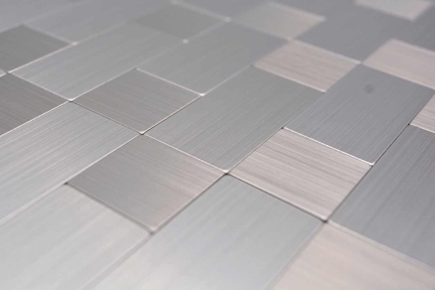 Mosani Wandfliese 10 Stk. Selbstklebende Mosaik Fliesen Fliesenaufkleber Wanddeko, Aluminium Metall, Silber, Set, 10-teilig, 0,93 m², Spritzwasserbereich geeignet, Küchenrückwand Spritzschutz