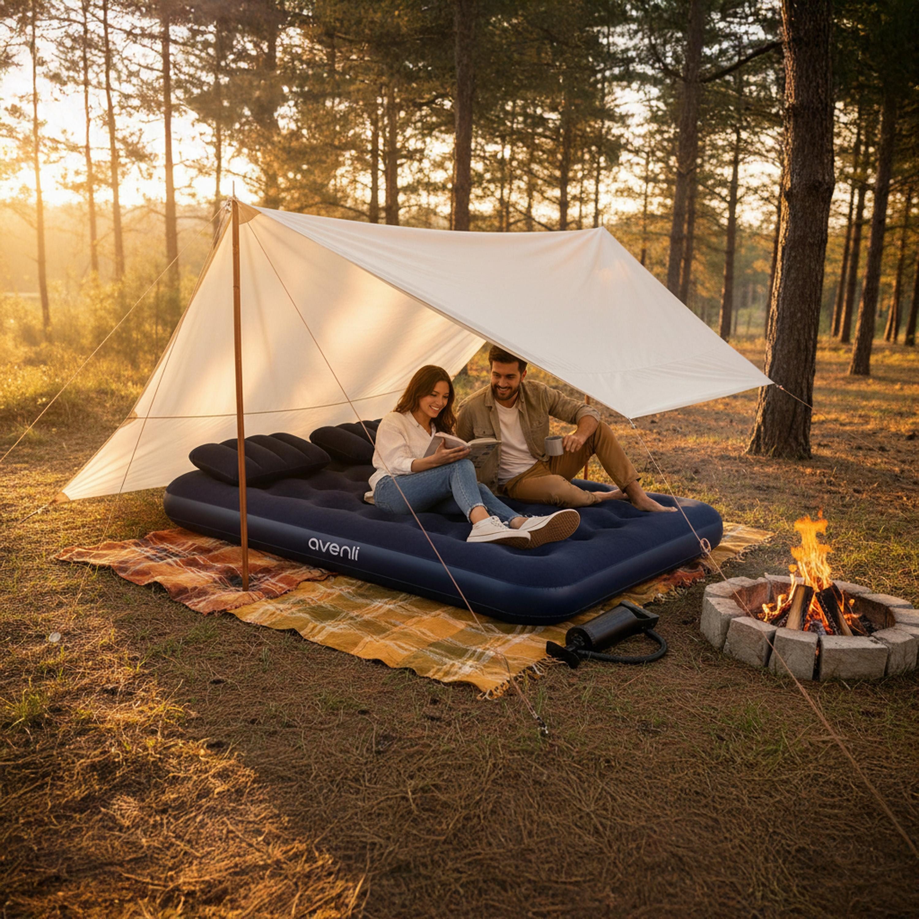 Avenli Luftbett Luftmatratze Camping 191x137x22cm mit Pumpe, (Gästebett Matratze aufblasbar für 2 Personen Ideal als Reisebett oder Isomatte, Campingmatratze inklusive Kissen und Pumpe), Aufblasbares Bett für Indoor und Outdoor mit Luftpumpe