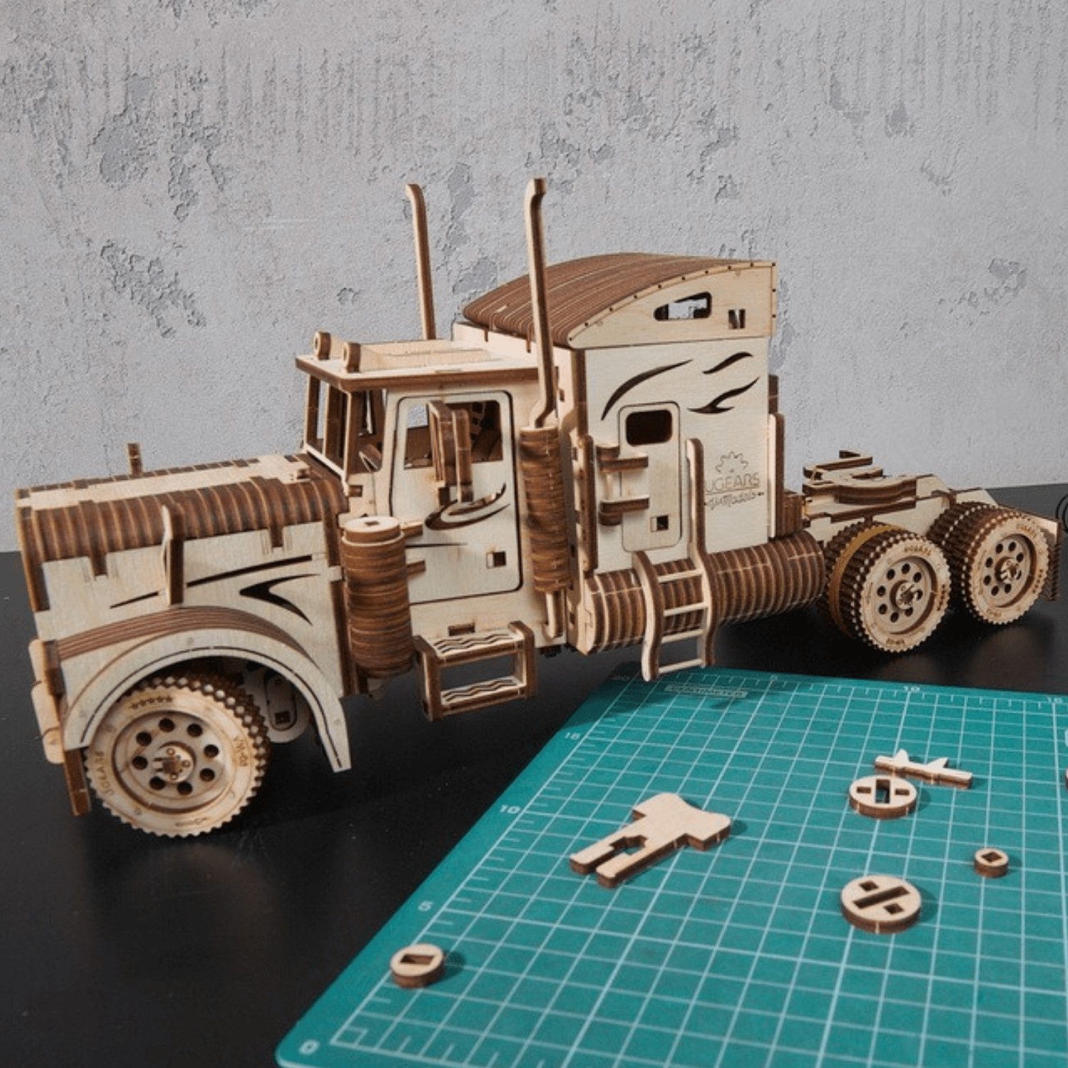Puzzle Ugears LKW "Heavy Boy" VM-03 Mechanisches Holzpuzzle