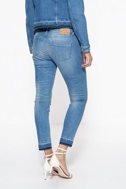 ATT Jeans Slim-fit-Jeans Leoni mit aufgesteppten Bändern an den Gürtelschlaufen