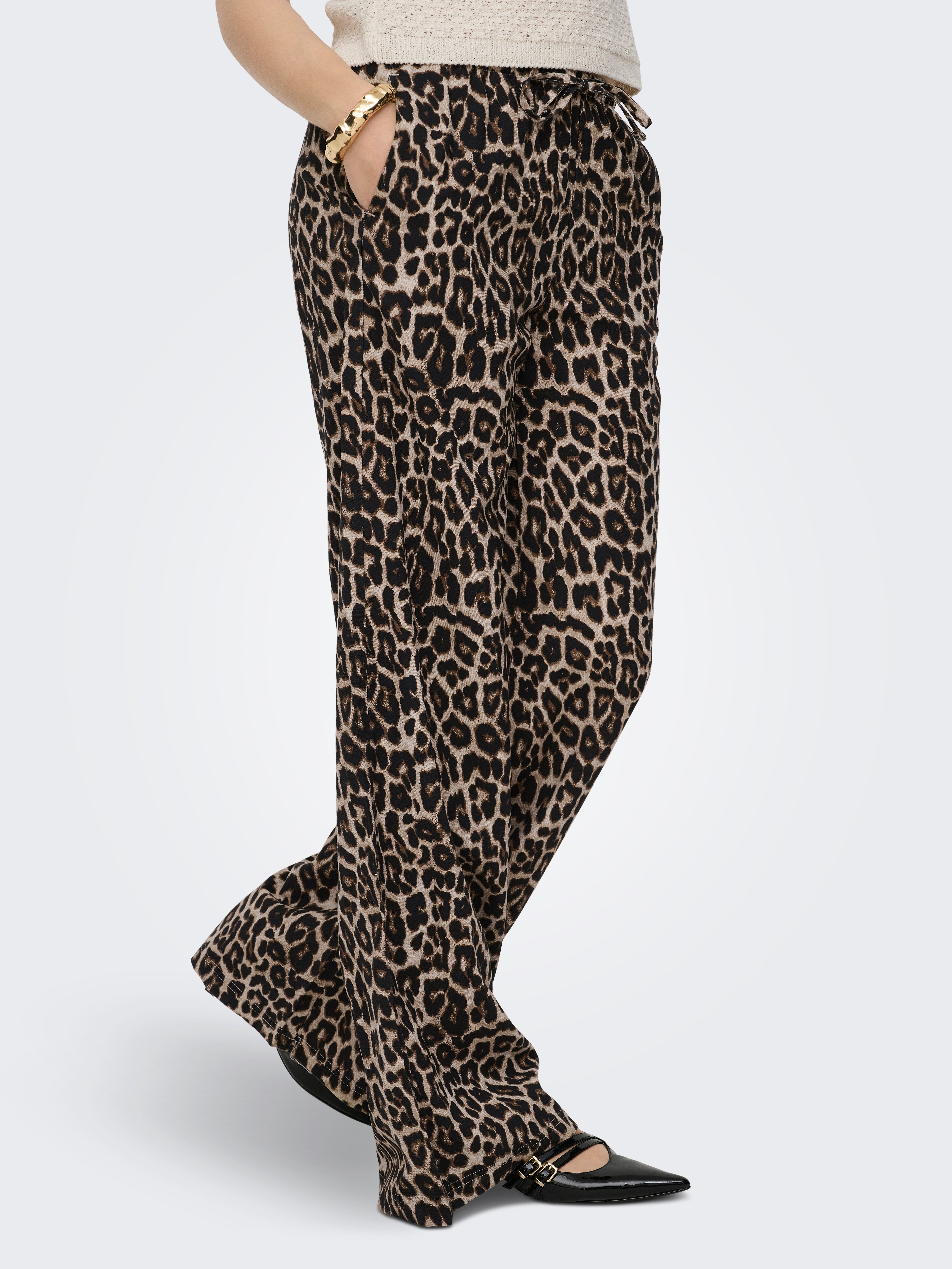 ONLY Schlupfhose ONLARIS LIFE PULLUP TIE PANTS WVN CC mit Leopardenmuster