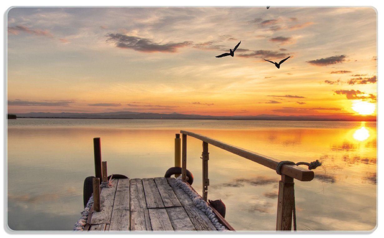 rutschfester See über Wallario (inkl. Steg, Frühstücksbrett ESG-Sicherheitsglas, 14x23cm 4mm, idyllischer Sonnenuntergang Gummifüße 1-St), dem