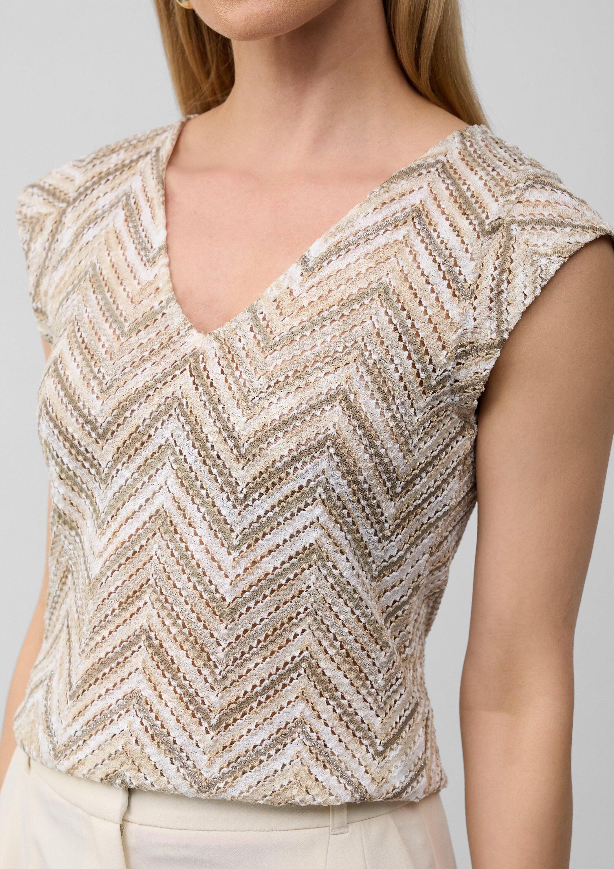 s.Oliver Kurzarmshirt T-Shirt Semitransparentes T-Shirt aus Strickjersey mit V-Ausschnitt