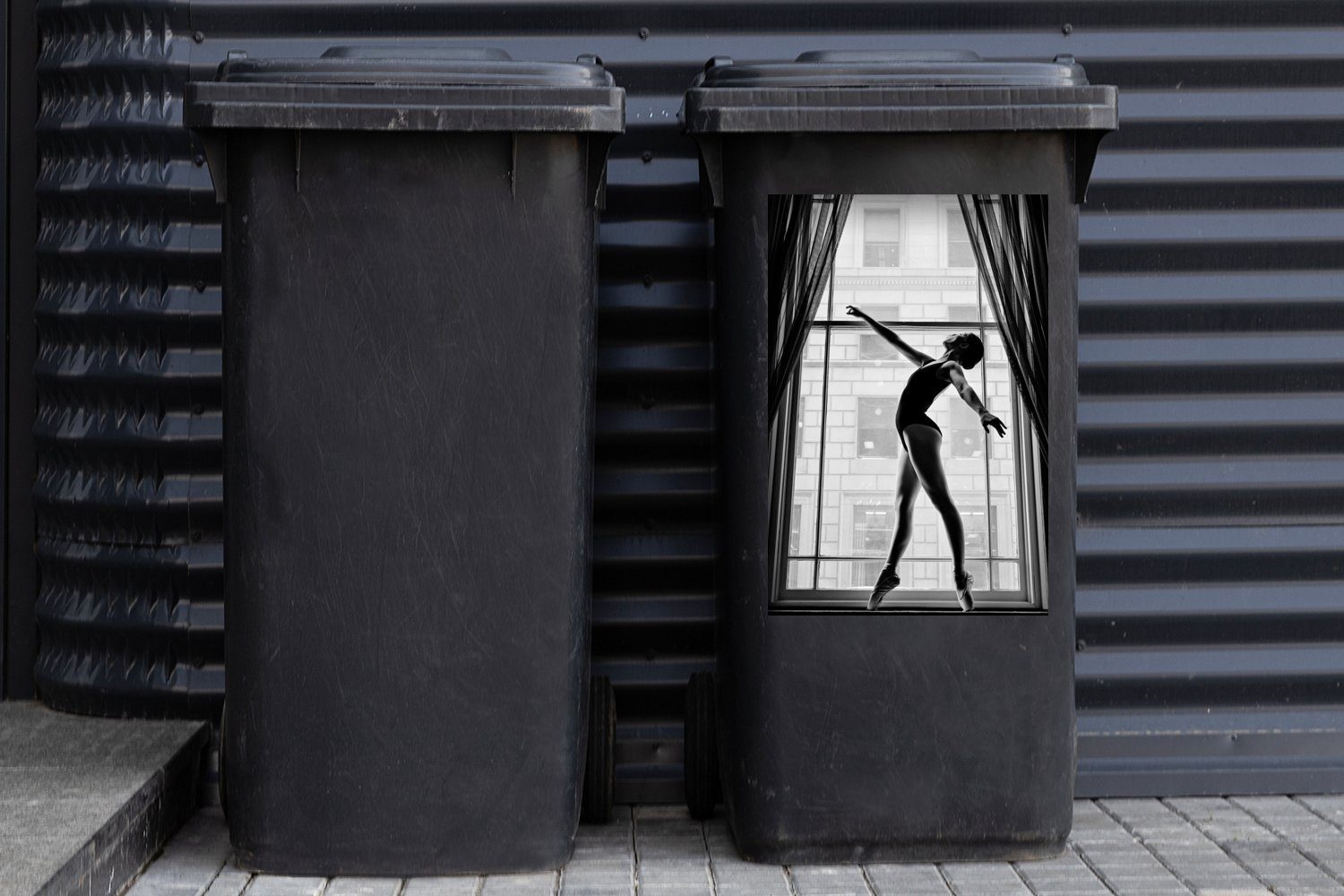 Fenster Tanzende Wandsticker schwarz (1 St), Mülleimer-aufkleber, einem - Abfalbehälter weiß vor MuchoWow Ballerina Mülltonne, Container, und Sticker,