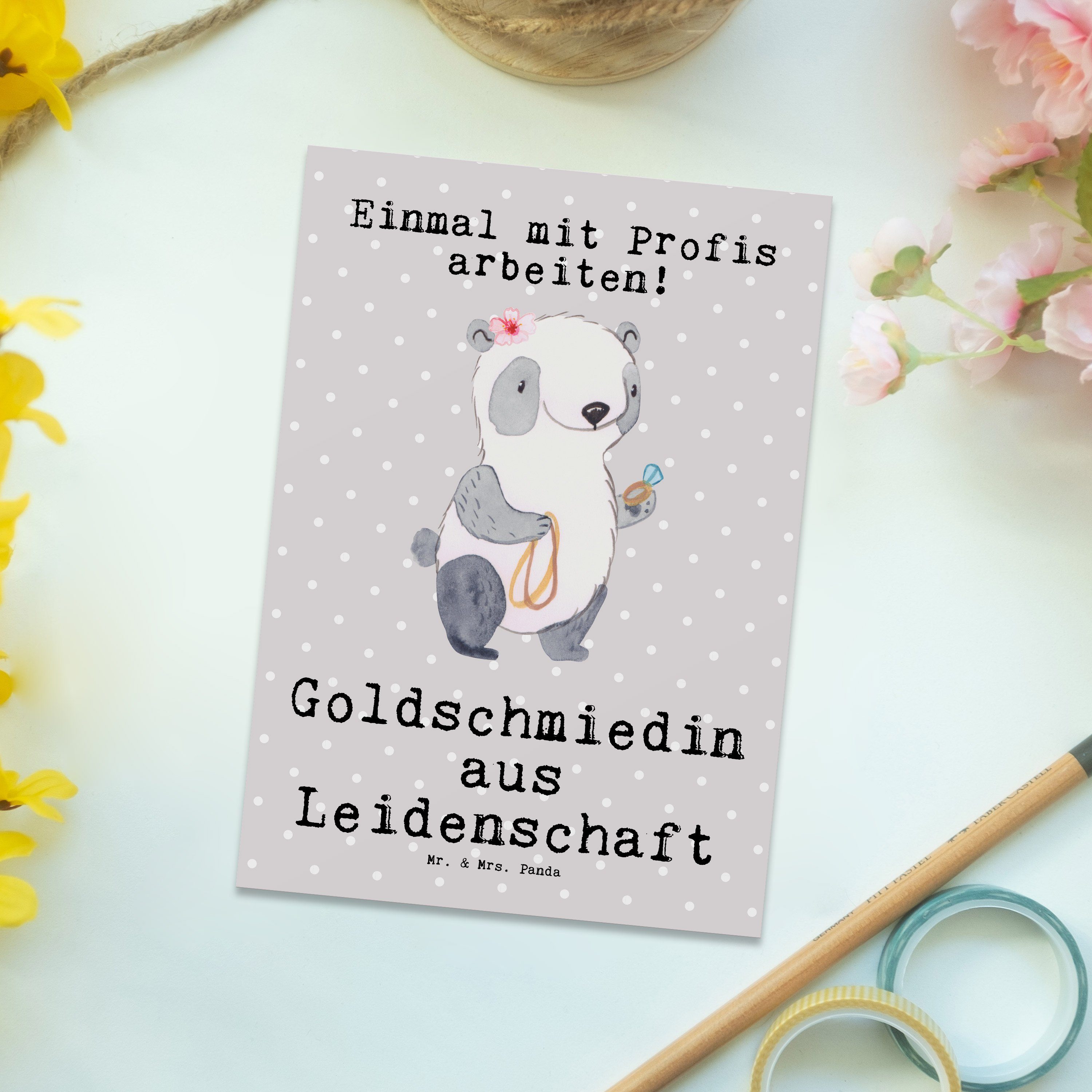 Mr. & Mrs. Panda Postkarte aus Goldschmiedin Grau - Ansichtskar Geschenk, Leidenschaft - Pastell