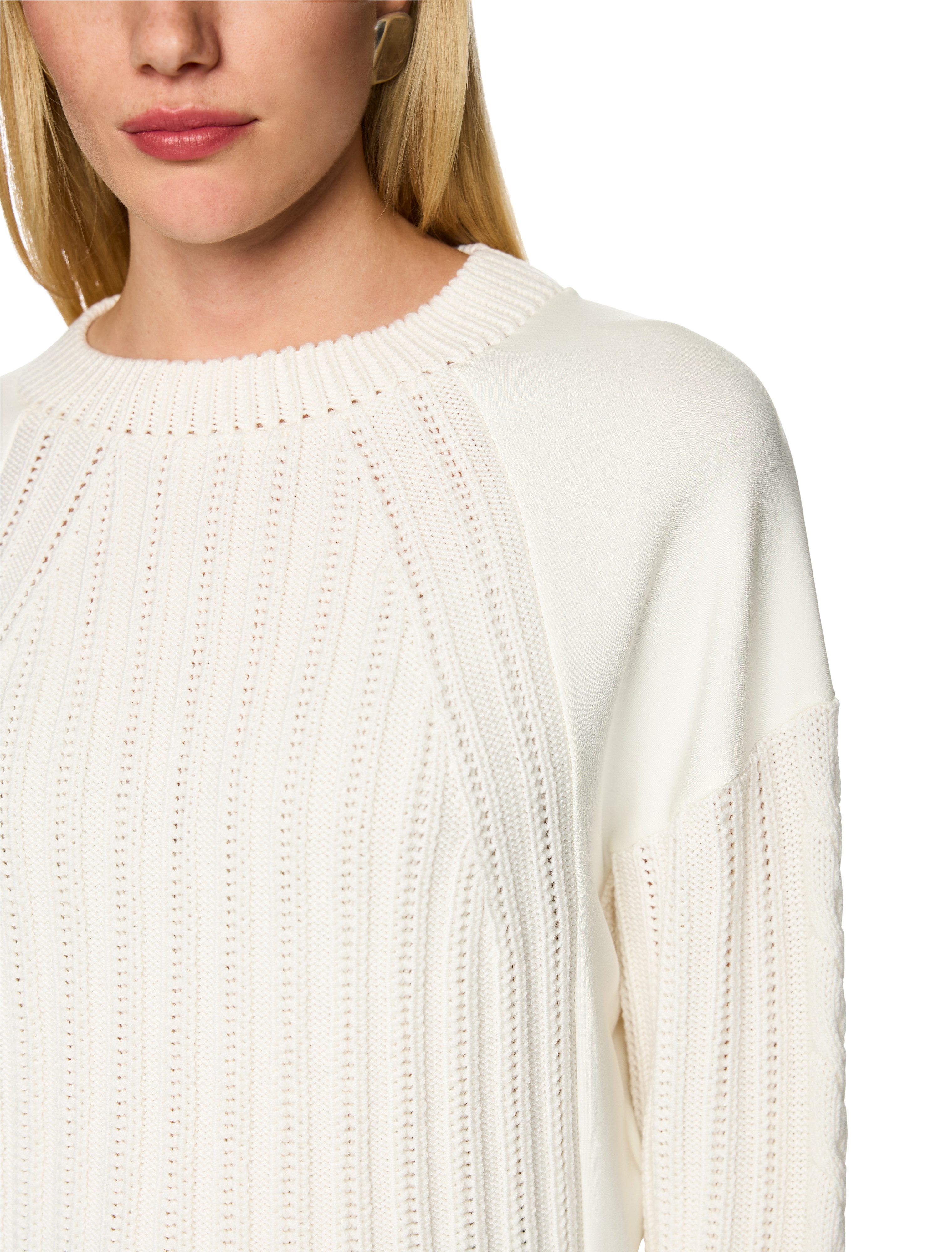 Marc Cain Strickpullover Ski is the Limit Premium Damenmode Rundhals, mit modischer Struktur, gerader Schnitt