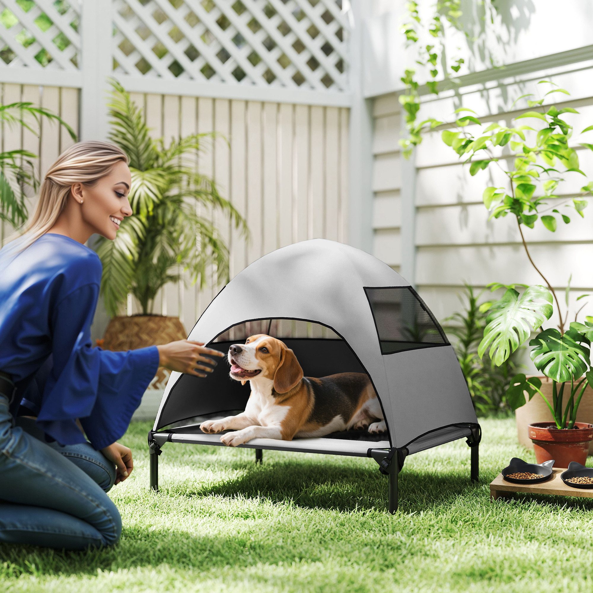 PawHut Tierbett Hundeliege Outdoor mit Dach, Erhöhtes Hundebett, Polyester, für Mittelgroße Hunde, für Draußen Camping, 76x61x71cm, Hellgrau