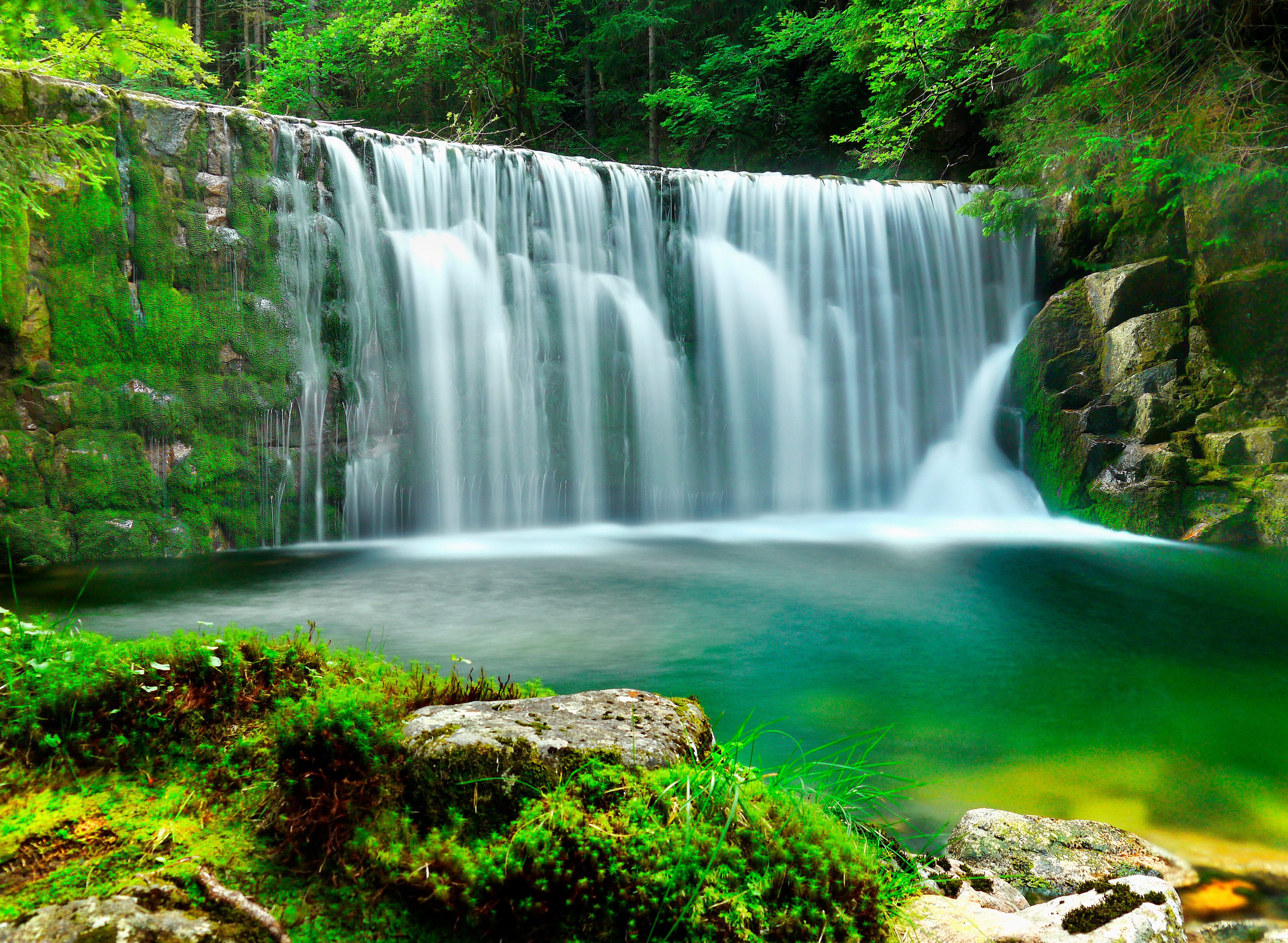 Papermoon Fototapete Emerald Lake Waterfalls, glatt