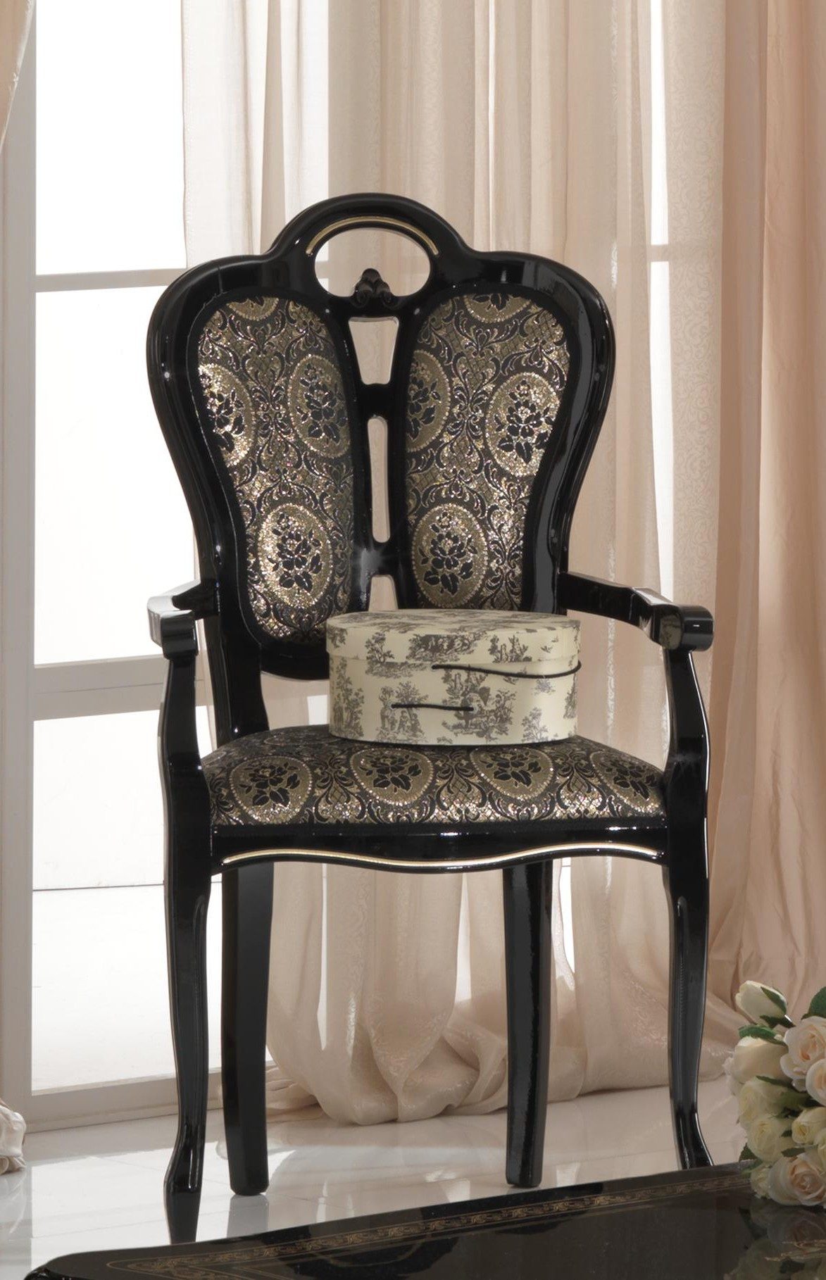 Xlmoebel Esszimmerstuhl Holzstuhl Designer Sessel mit Textilbezug – Italienisches Möbelst (1 St), Made in Europa