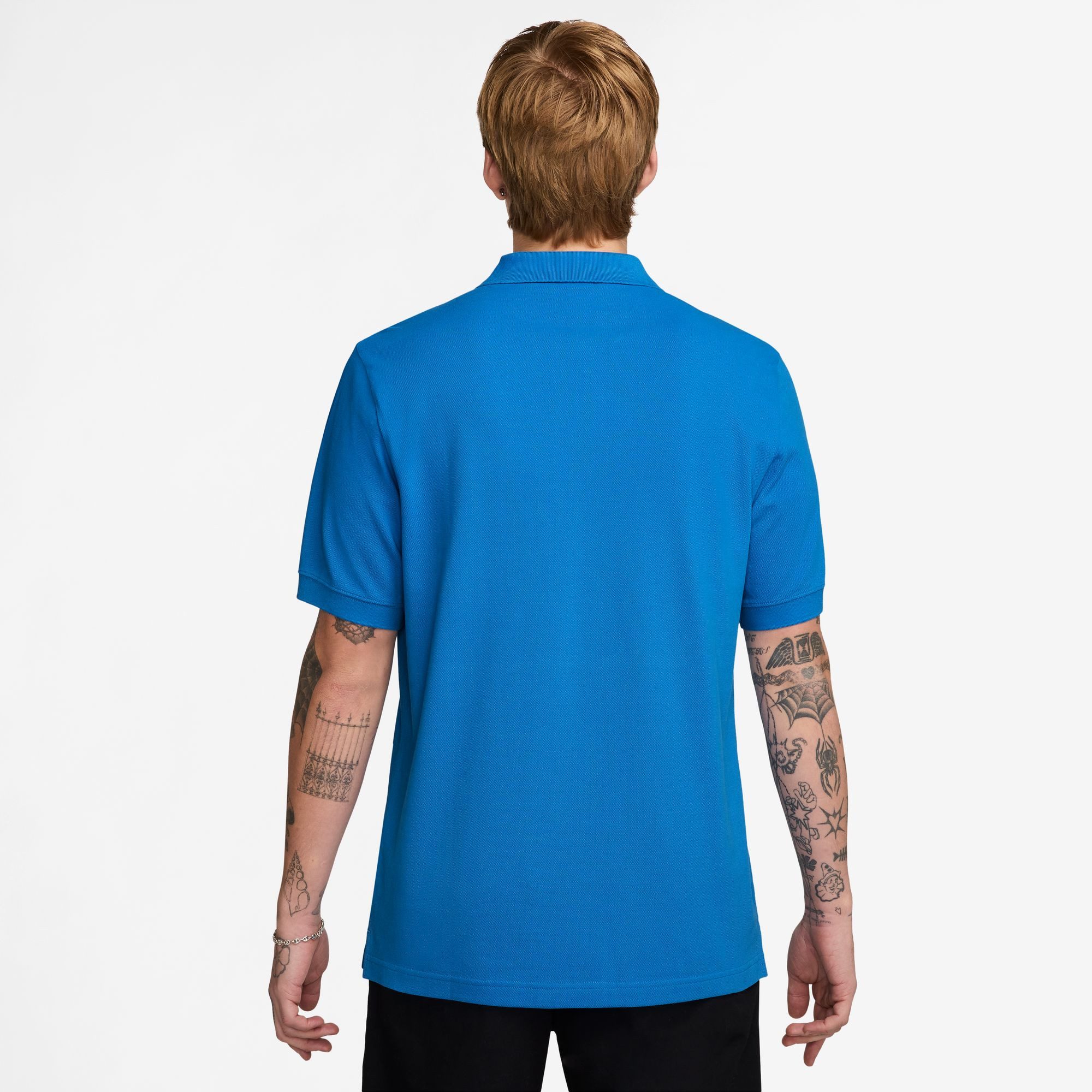 Nike Sportswear Poloshirt M NK CLUB SS POLO PIQUE gerade Passform, kurze Ärmel, 2-Knopf-Kragen, sportlicher Stil