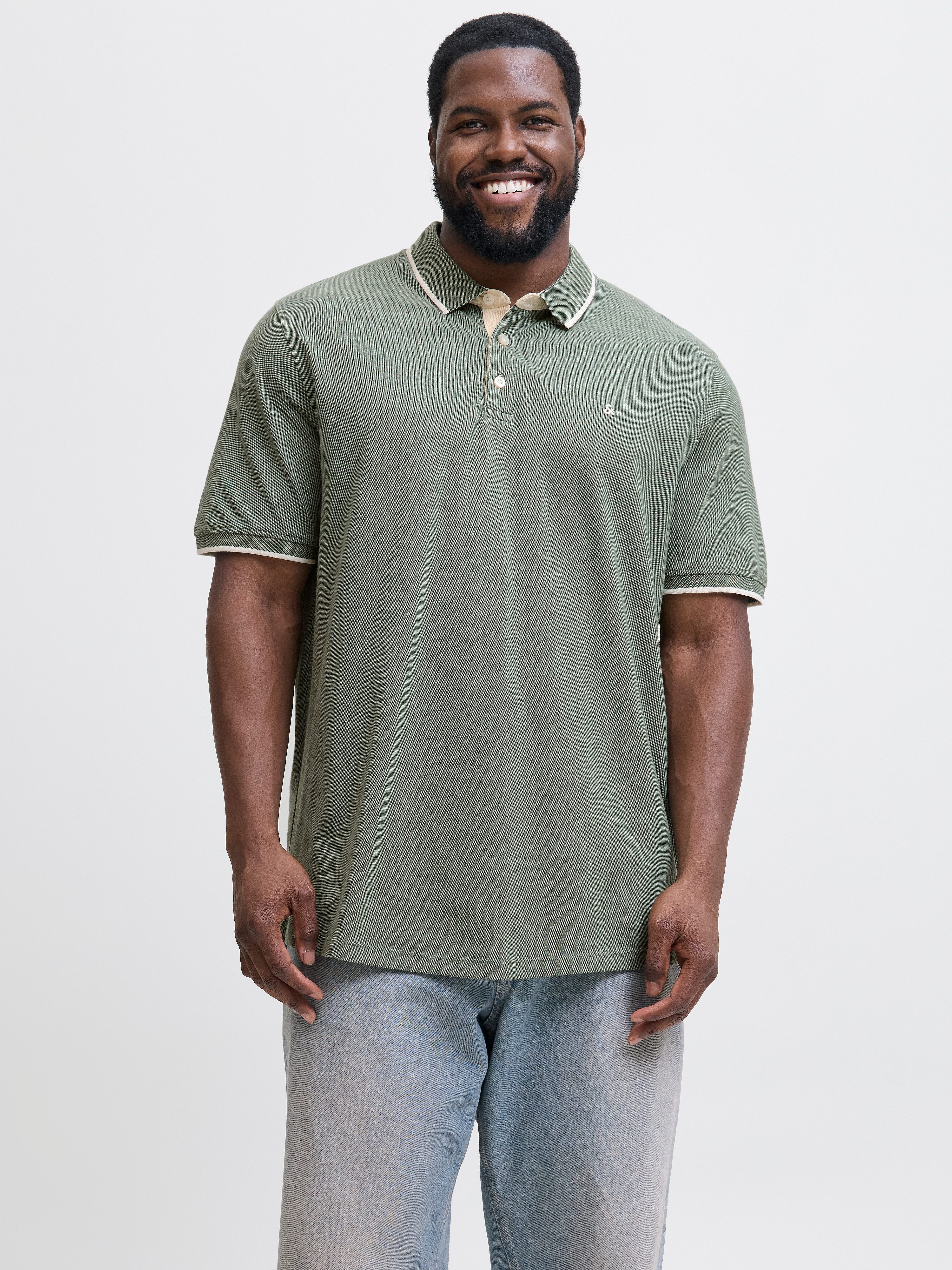 Jack & Jones PlusSize Poloshirt JJEPAULOS POLO SS NOOS PLS mit Logo Sticker günstig online kaufen