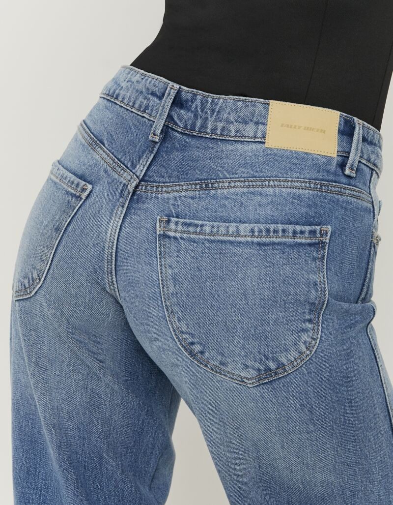 Tally Weijl Low-rise-Jeans SPADEPALLAS Baumwollmischung, Low-Waist mit geradem Beinverlauf und Strass-Anhänge