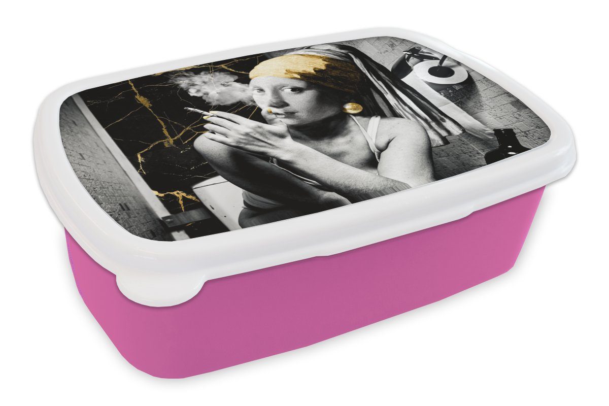 MuchoWow Lunchbox Marmoroptik - Mädchen mit Perlenohrring - Zigaretten - Toilette - Gold, Kunststoff, (2-tlg), Brotbox für Erwachsene, Brotdose Kinder, Snackbox, Mädchen, Kunststoff rosa