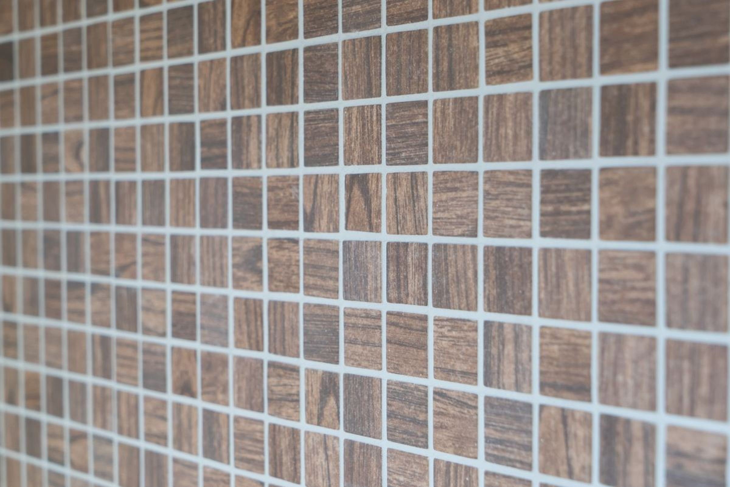 Recycling Glasmosaik Mosaikfliesen Mosani Holzstruktur Wandbelag braun Nachhaltiger