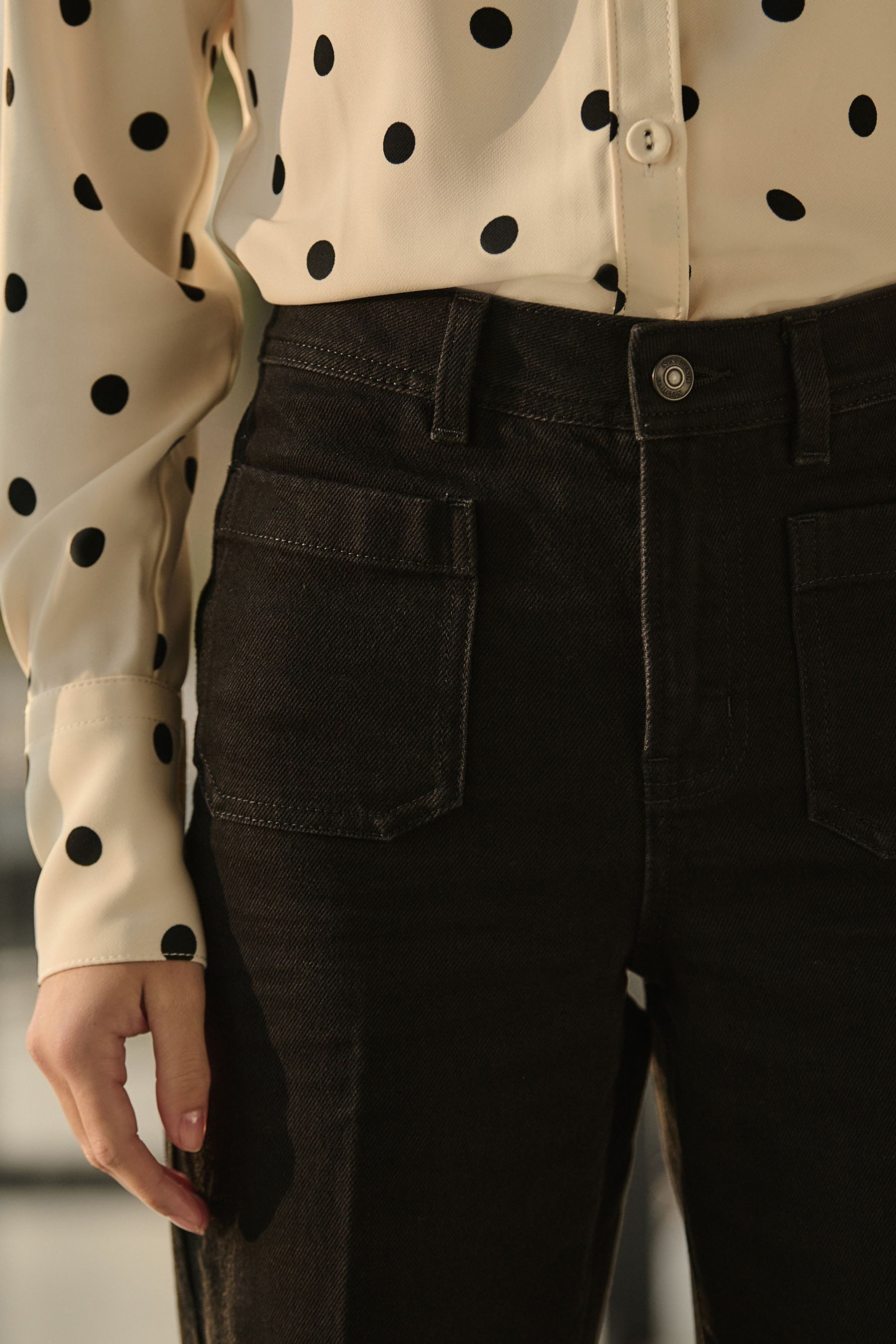 Next Weite Jeans Weit geschnittene Jeans mit aufgesetzter Tasche (1-tlg)