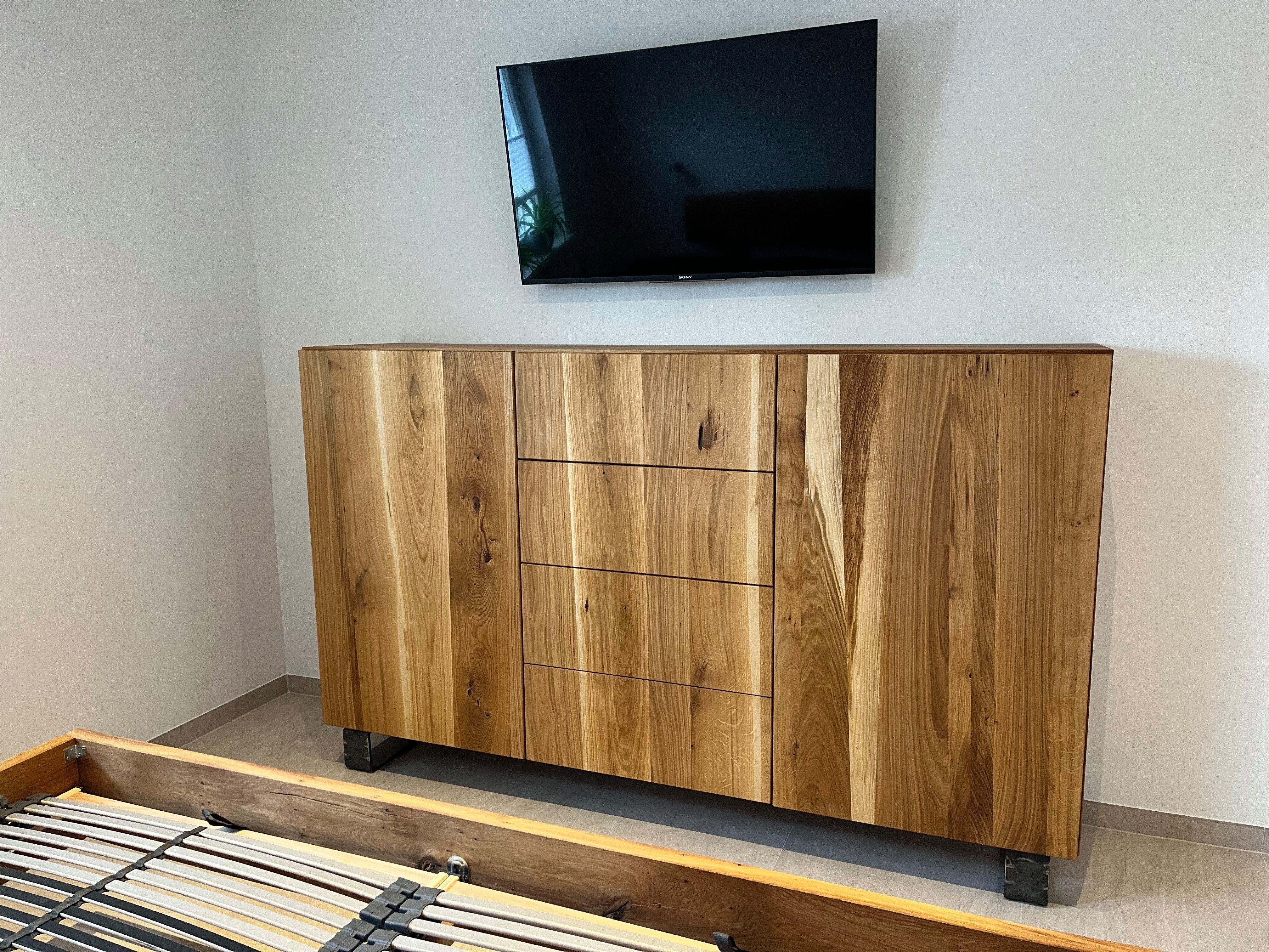 Möbel Specht Highboard Stockholm Steel Eiche massiv (Kommode, Sideboard), Kufen aus Stahl