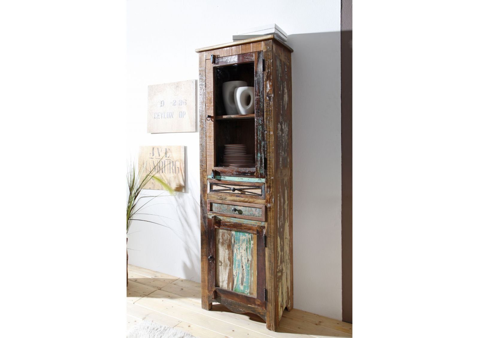 Massivmoebel24 Standvitrine NATURE OF SPIRIT (Altholz 60x35x190 mehrfarbig lackiert NATURE OF SPIRIT #24) Altholz 60x35x190 mehrfarbig lackiert NATURE OF SPIRIT #24