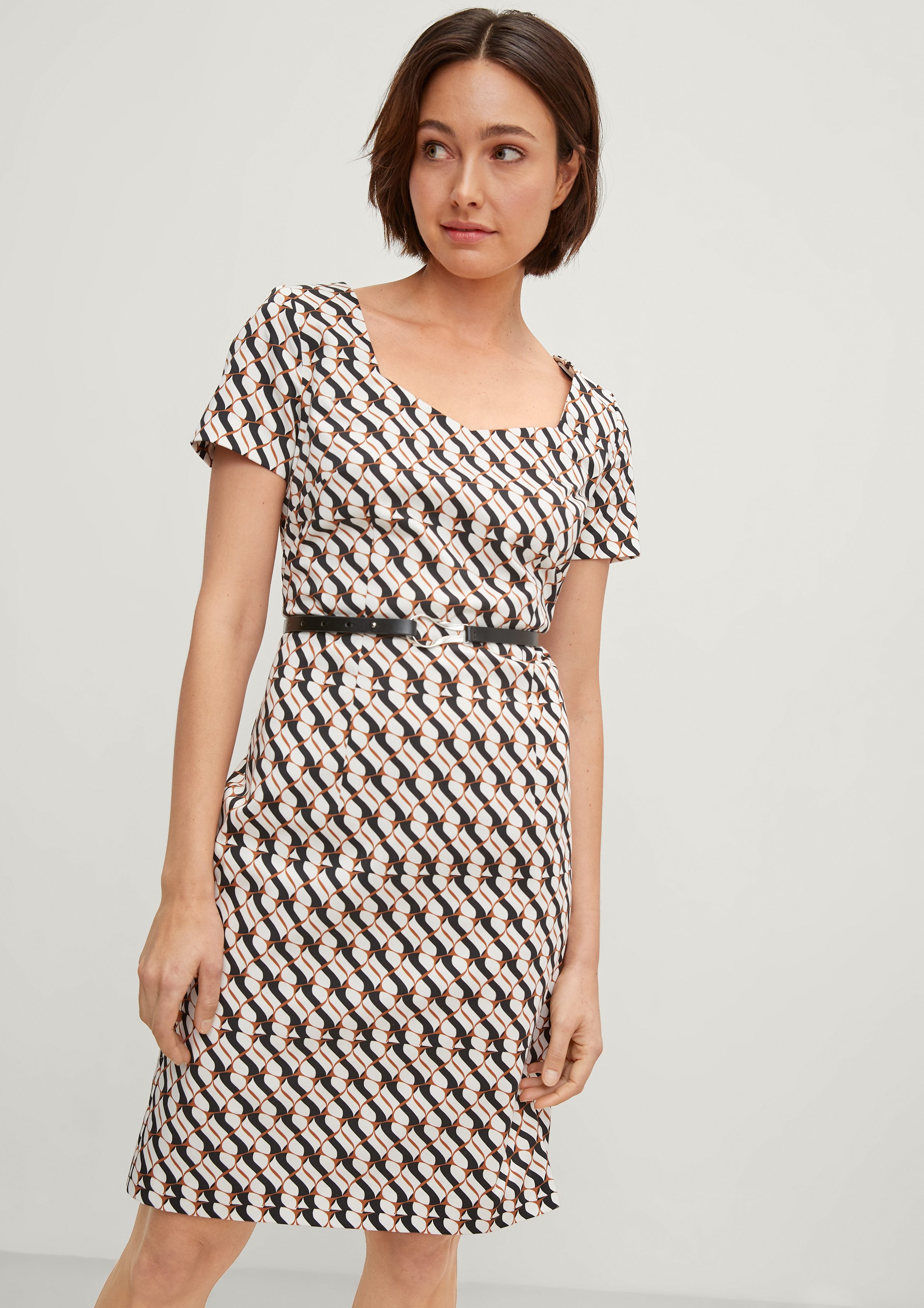 Minikleid Kleid mit Carrée-Ausschnitt
