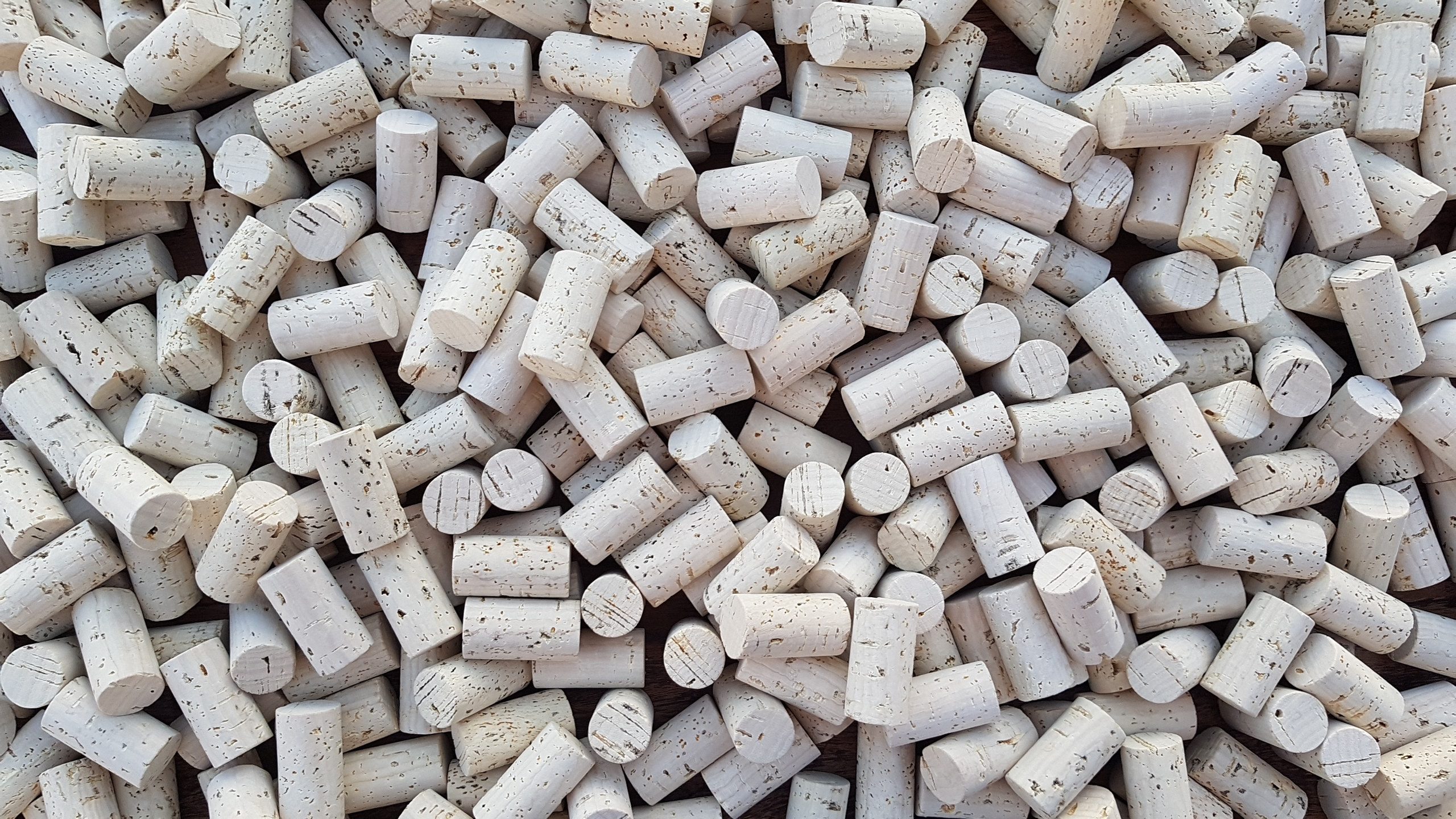 Kork-Deko.de Bastelnaturmaterial Neue Wein Korken, 100 Stück, aus Natur Kork zum Basteln