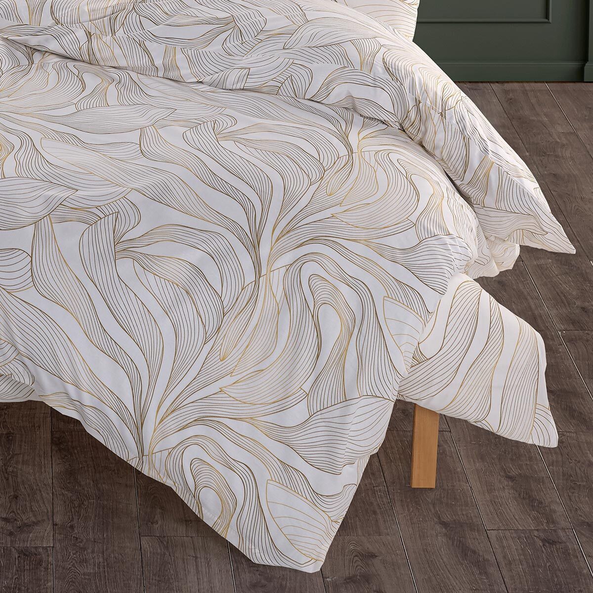 TRAUMSCHLAF Bettwäsche Serena, Renforce, 2 teilig, florales Design auf 100% Baumwolle