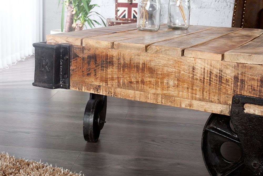 riess-ambiente Couchtisch RAILWAY 120cm natur / schwarz, Wohnzimmer · Massivholz · Metall · auf Rädern · Industrial – Bild 4 von 5