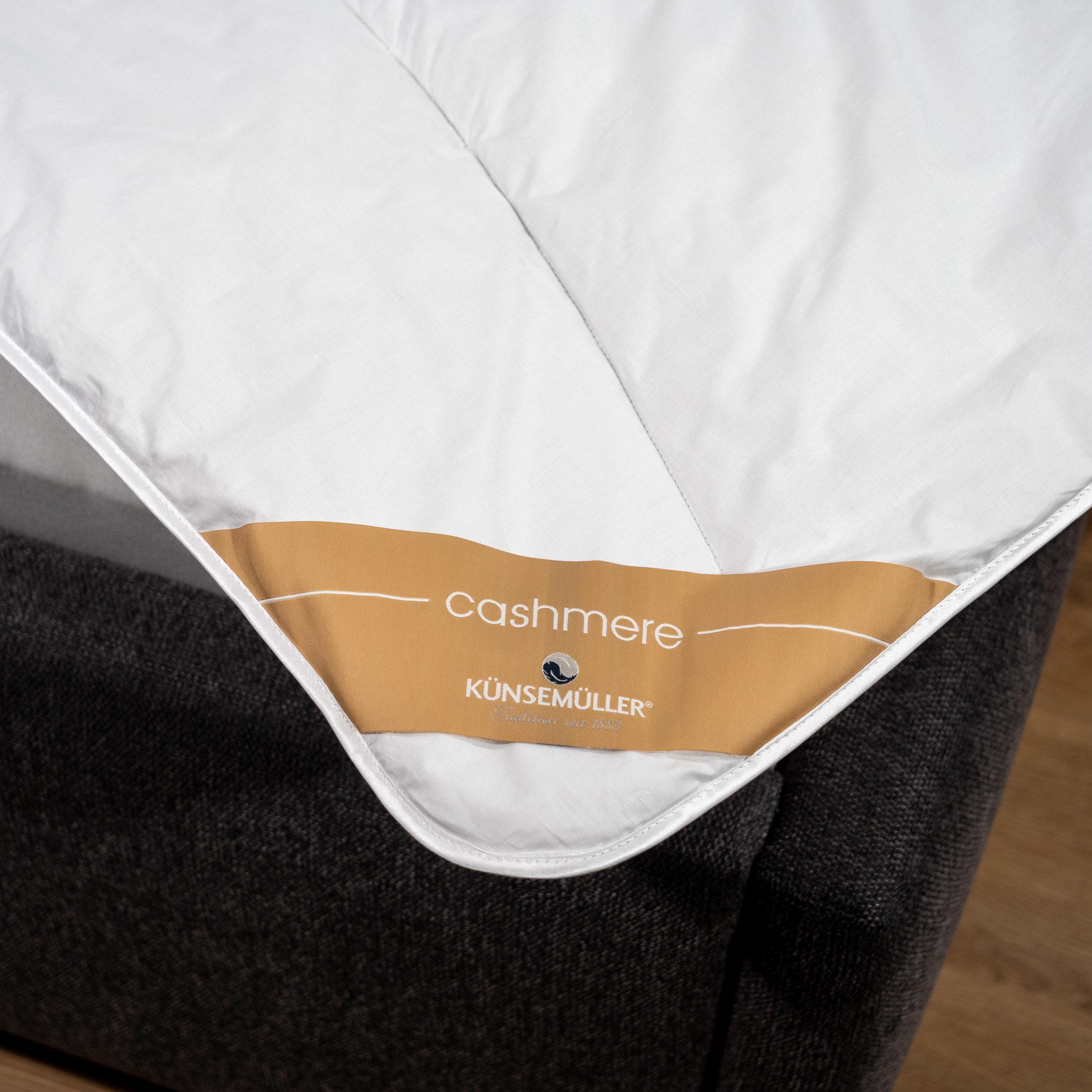 KÜNSEMÜLLER Naturhaarbettdecke Cashmere, Füllung: 100% Kaschmir, Bezug: 100% Baumwolle, Edles Himalaya-Kaschmir – Bild 5 von 5
