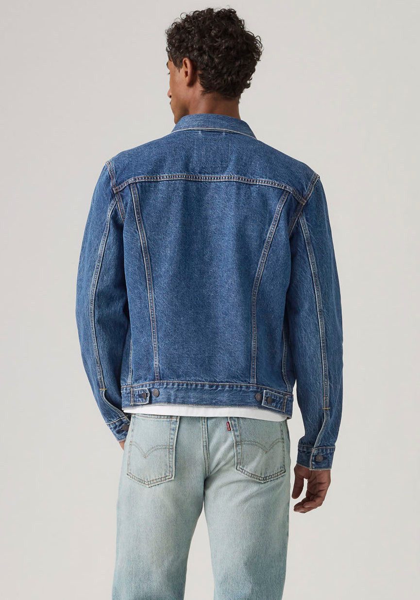 Levi's® Jeansjacke VINTAGE FIT TRUCKER JKT mit Knopfleiste
