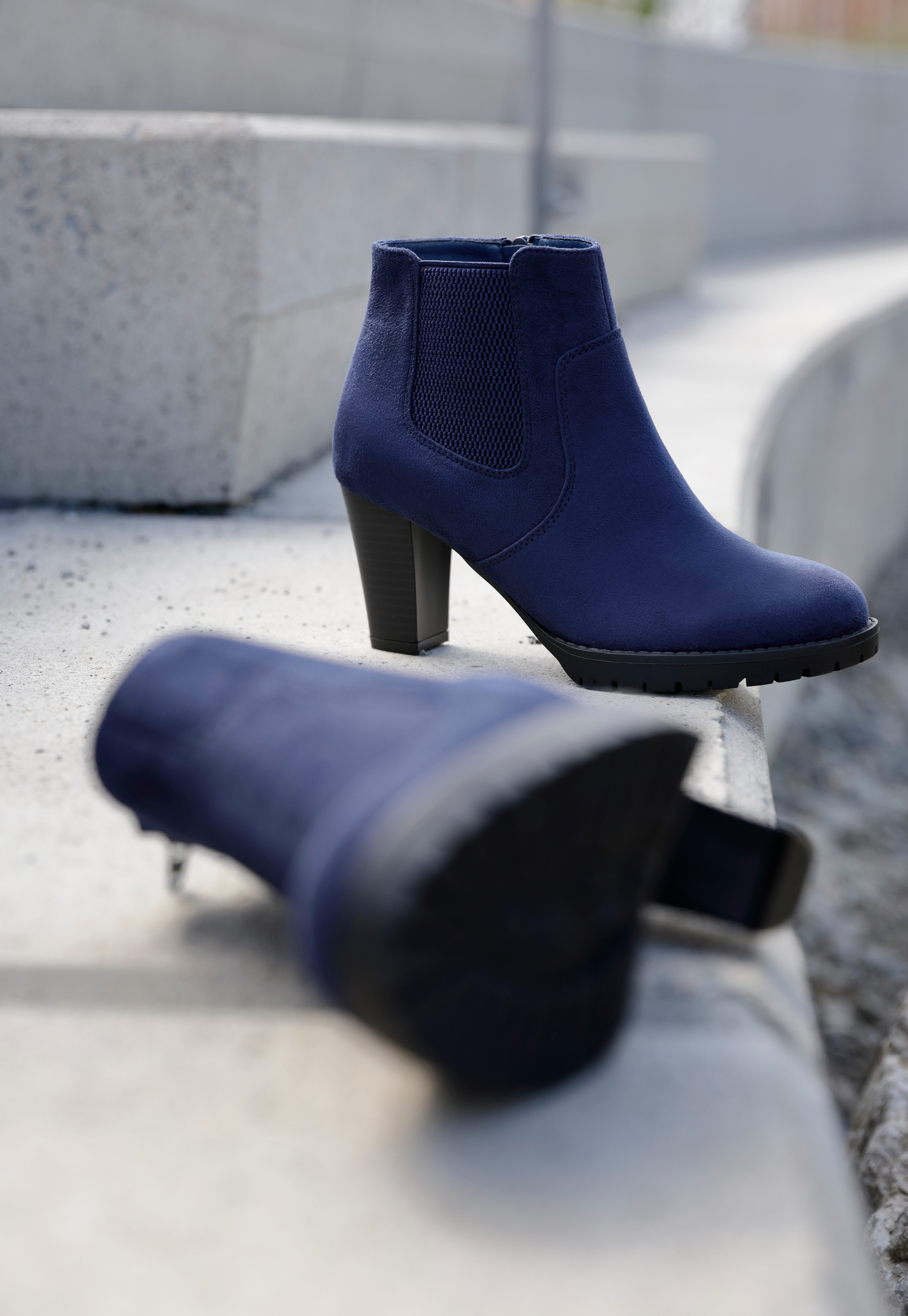 Aniston SHOES Stiefelette Ankleboots mit seitlichem Stretcheinsatz