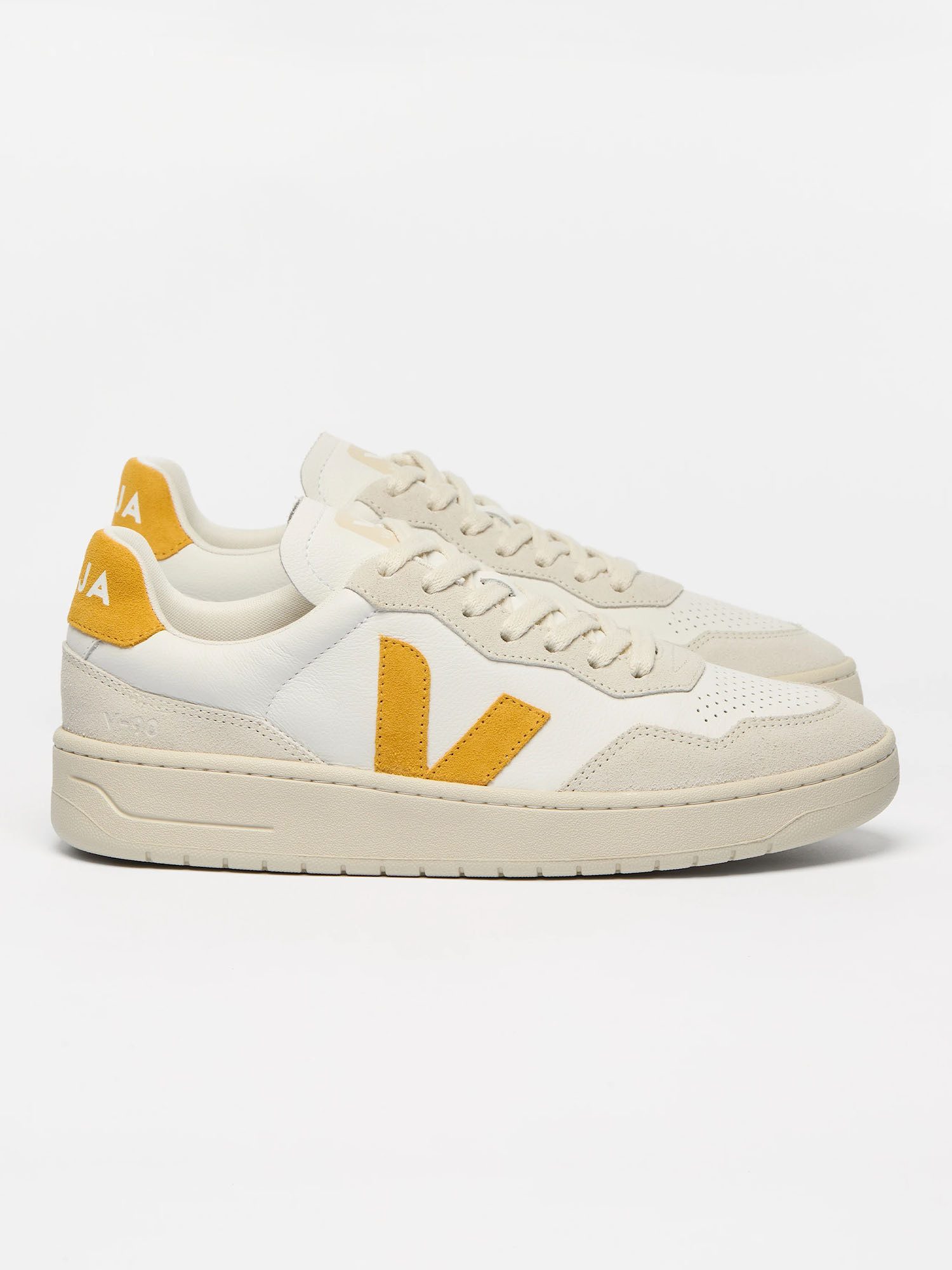VEJA V-90 Sneaker