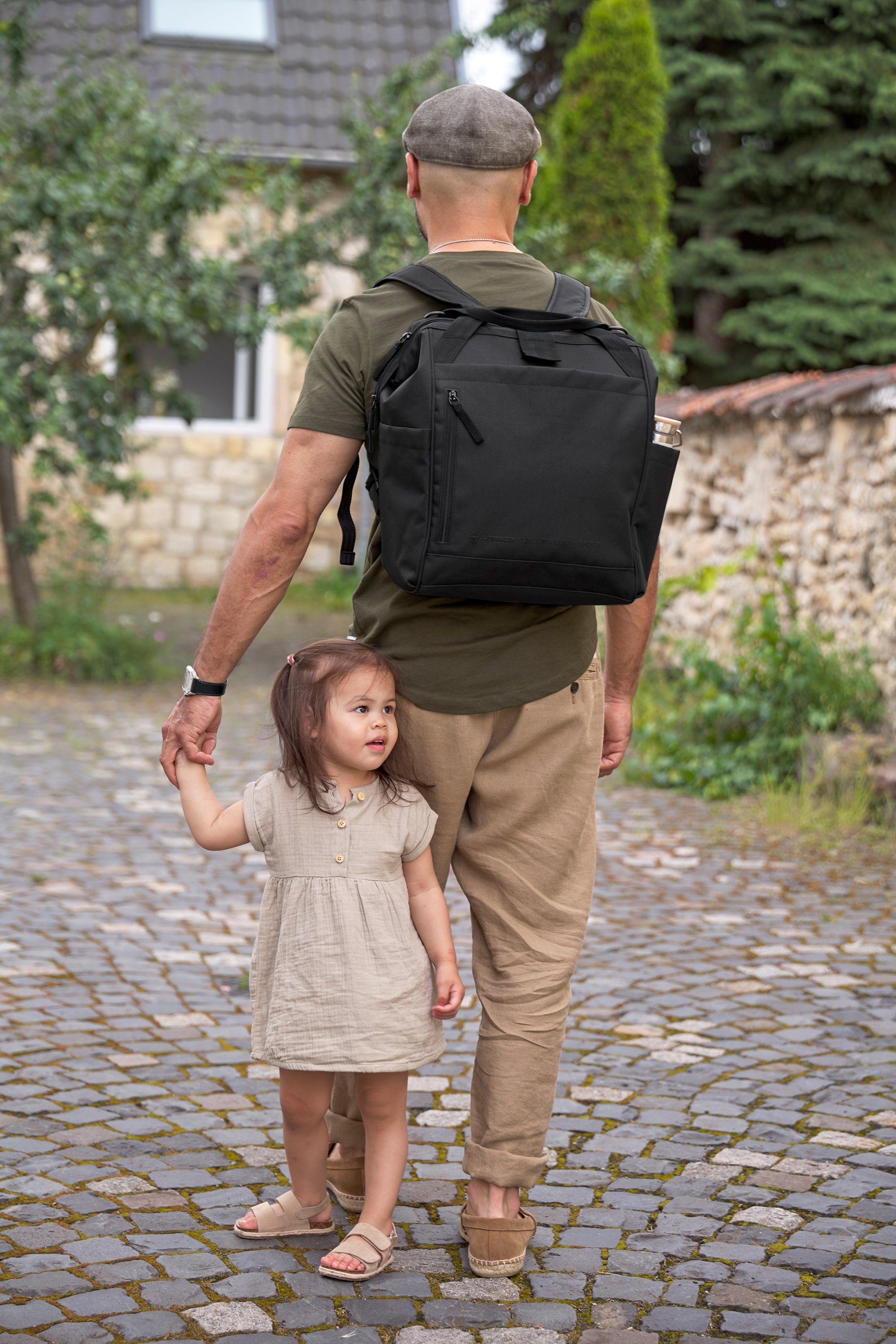 LÄSSIG Wickelrucksack Green Label, Goldie Up Backpack, black, PETA-approved vegan; zum Teil aus recyceltem Material