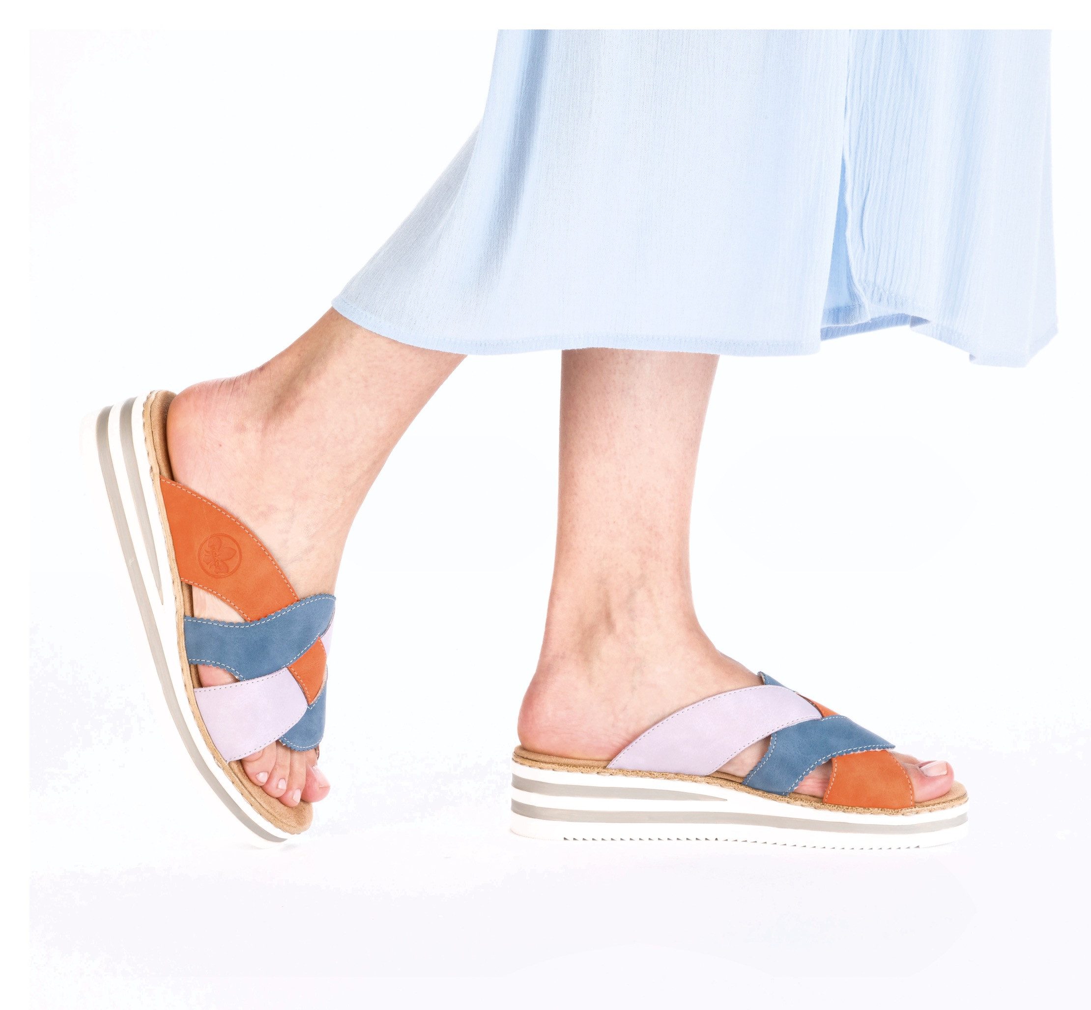 Rieker Pantolette Sommerschuh, Strandschuh, Hausschuh mit zweifarbiger Plat günstig online kaufen